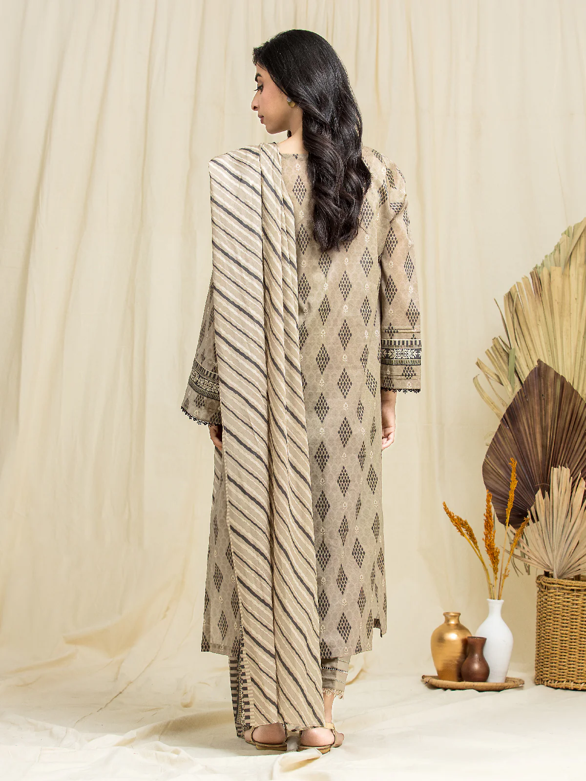 Unstitched Printed Lawn Suit - EWU24A1-29071-3P - Image 2
