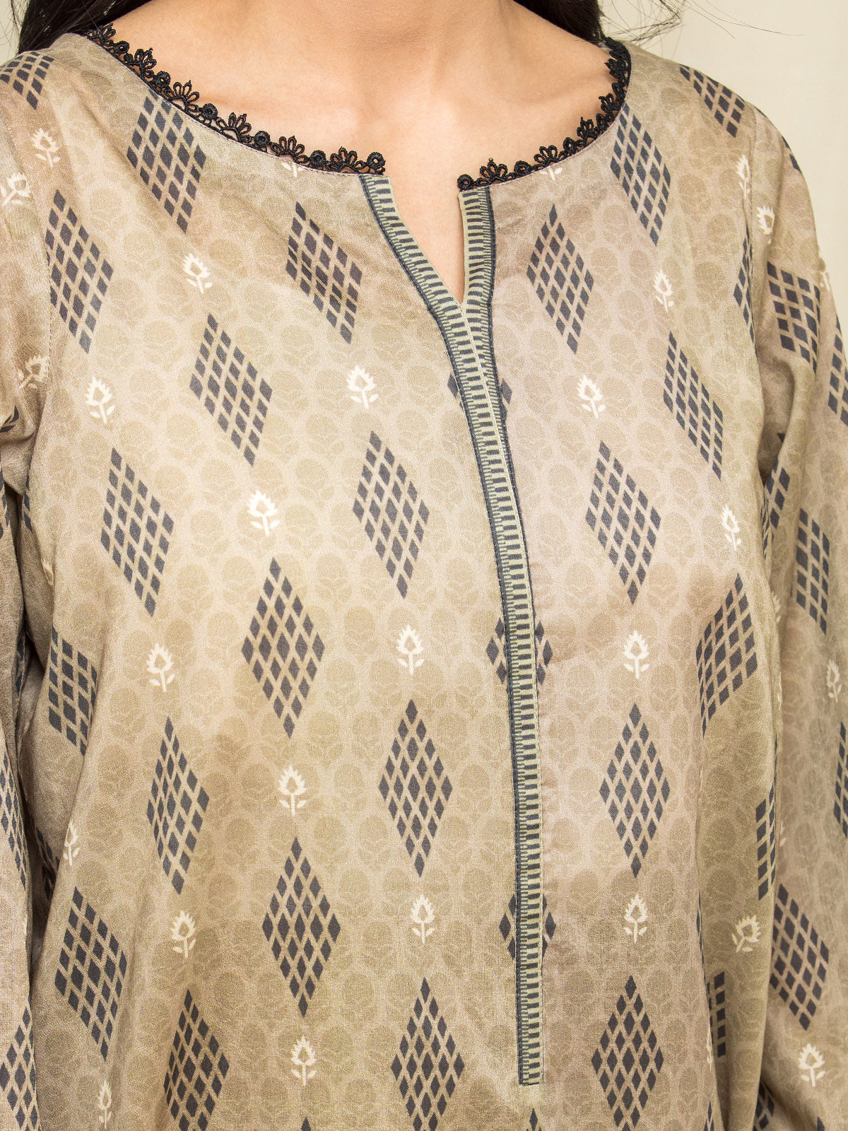 Unstitched Printed Lawn Suit - EWU24A1-29071-3P - Image 3