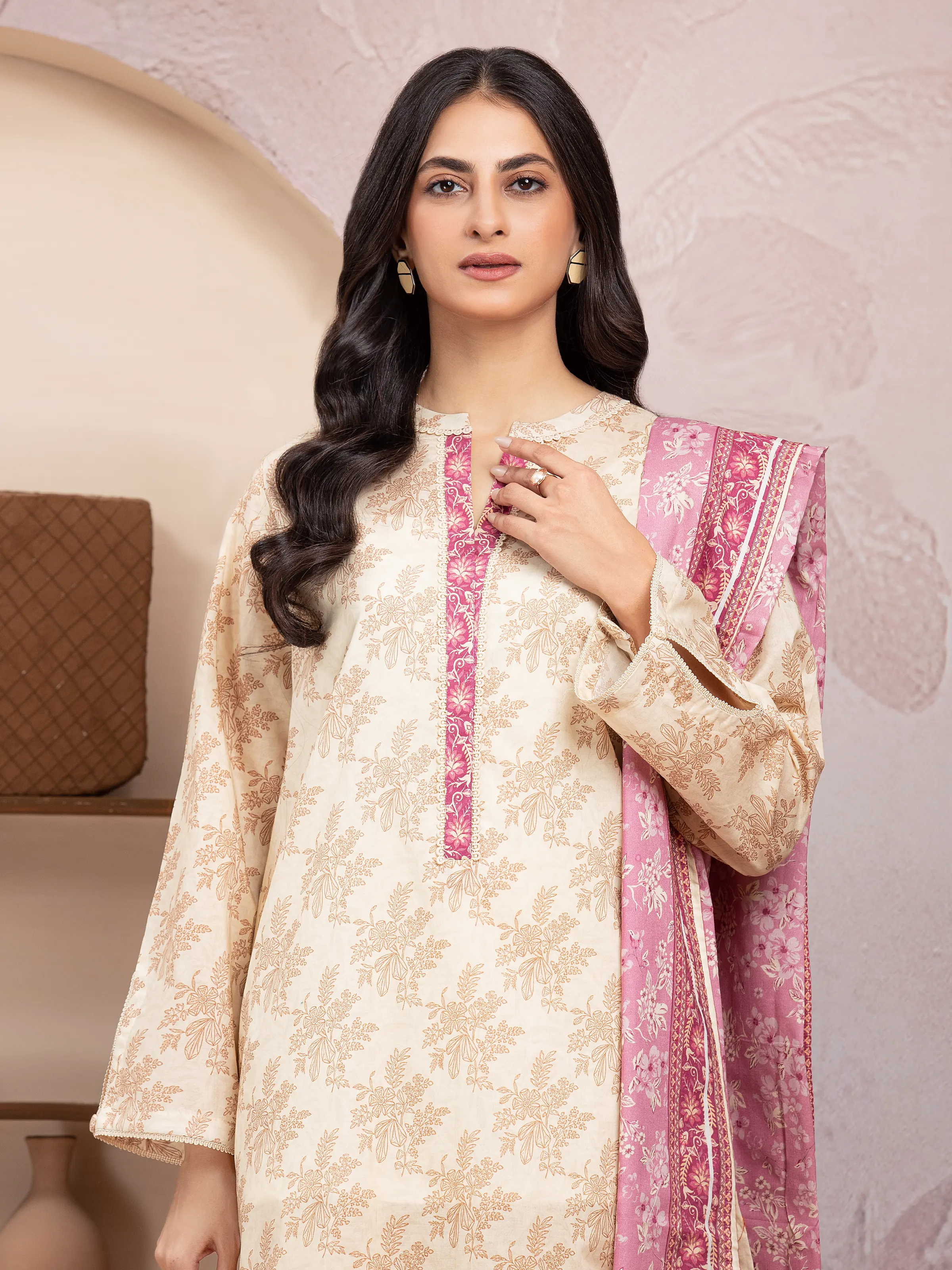 Unstitched Printed Lawn Suit - EWU5A1-35025-3P - Image 3