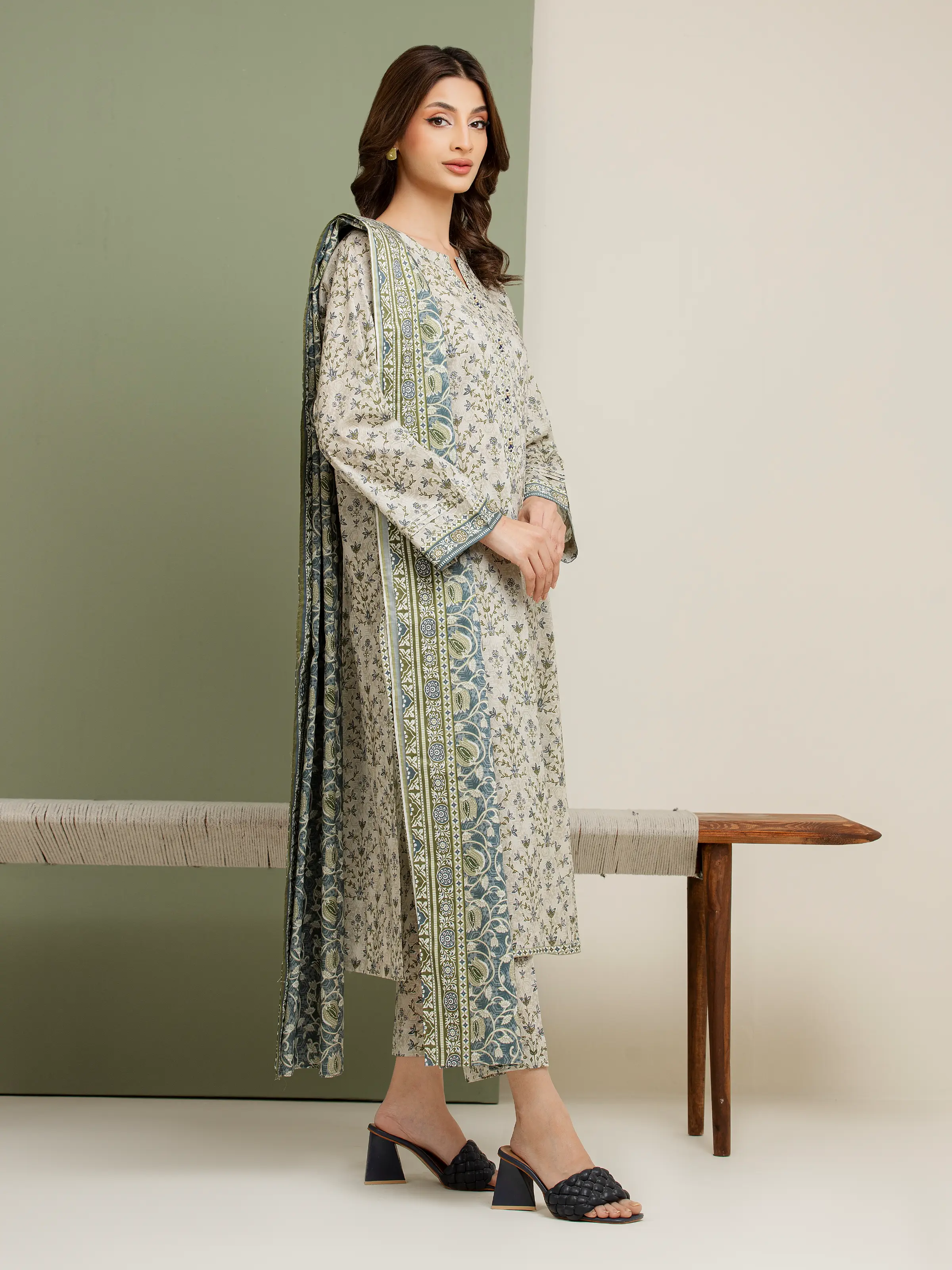 Unstitched Printed Lawn Suit - EWU5A1-35089-3P - Image 3