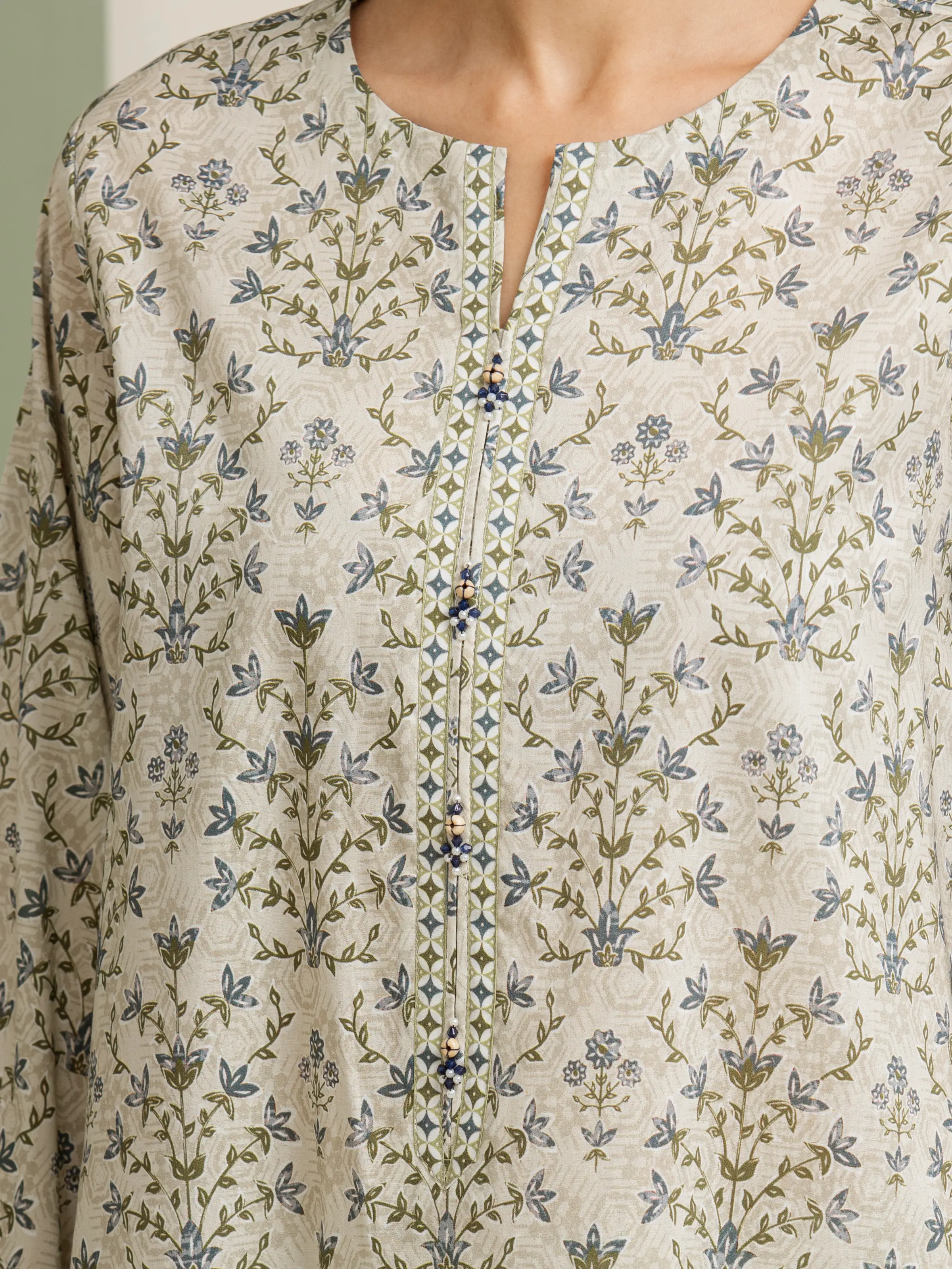 Unstitched Printed Lawn Suit - EWU5A1-35089-3P - Image 6