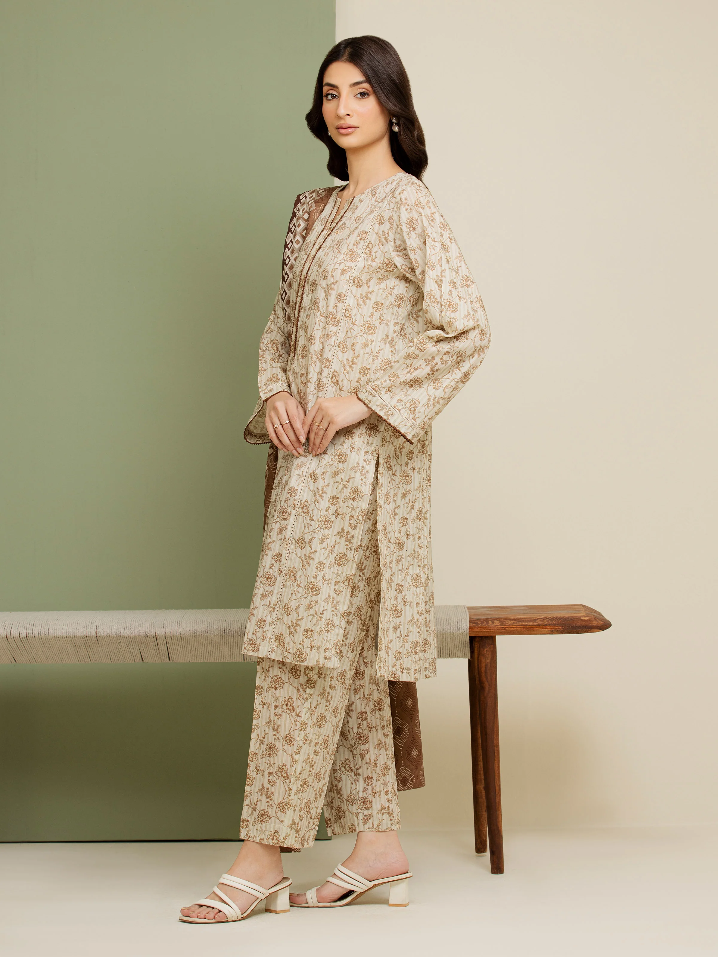 Unstitched Printed Lawn Suit - EWU5A1-35098-3P - Image 3