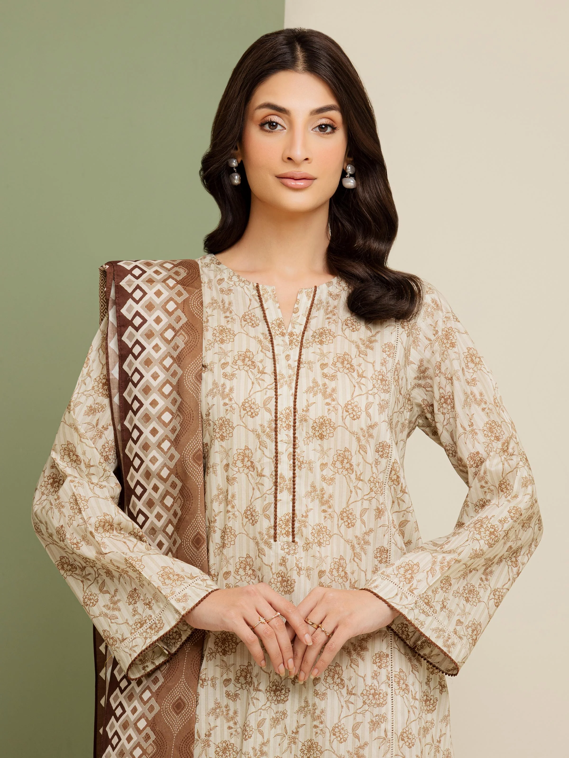 Unstitched Printed Lawn Suit - EWU5A1-35098-3P - Image 4