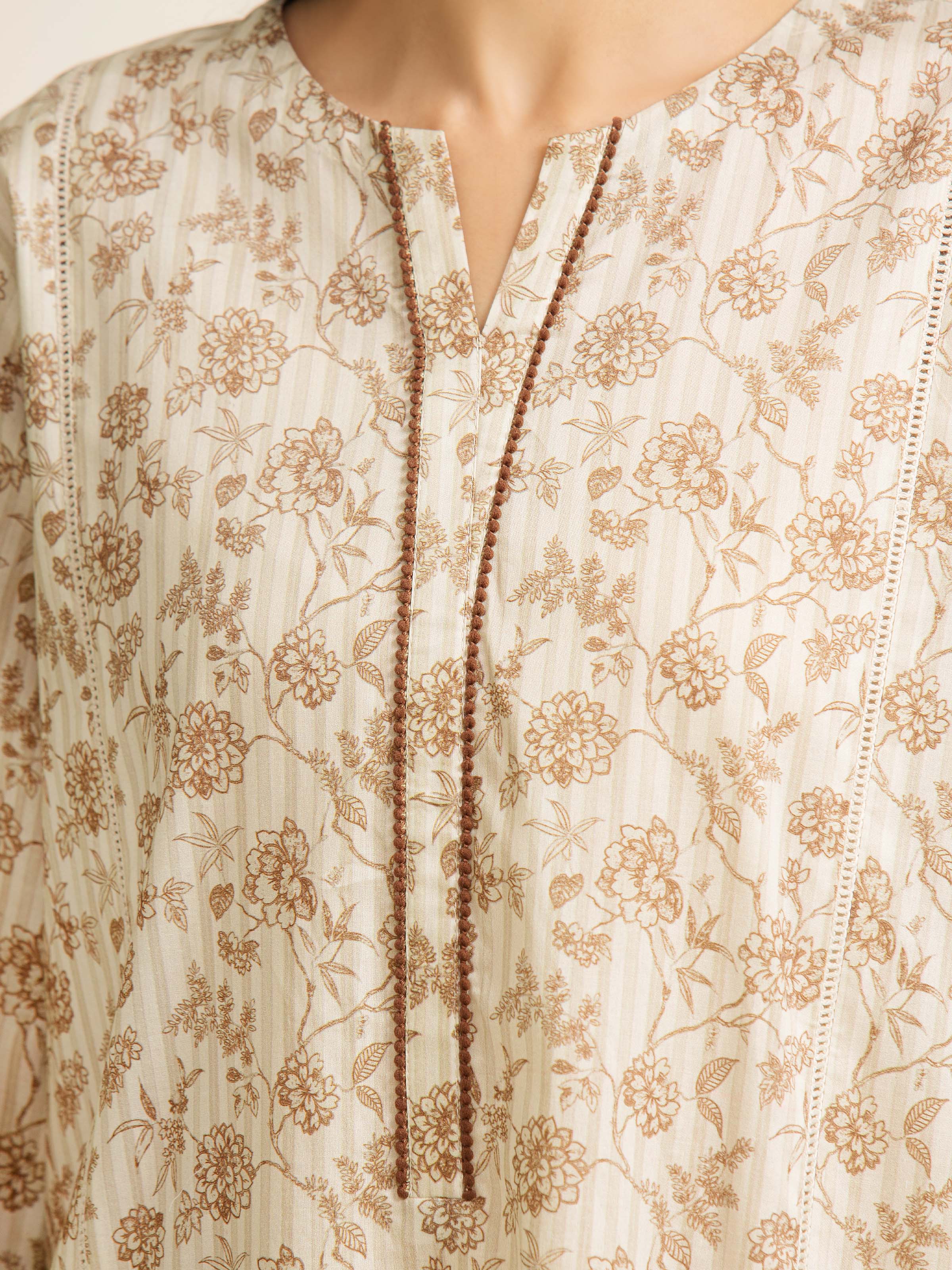 Unstitched Printed Lawn Suit - EWU5A1-35098-3P - Image 5