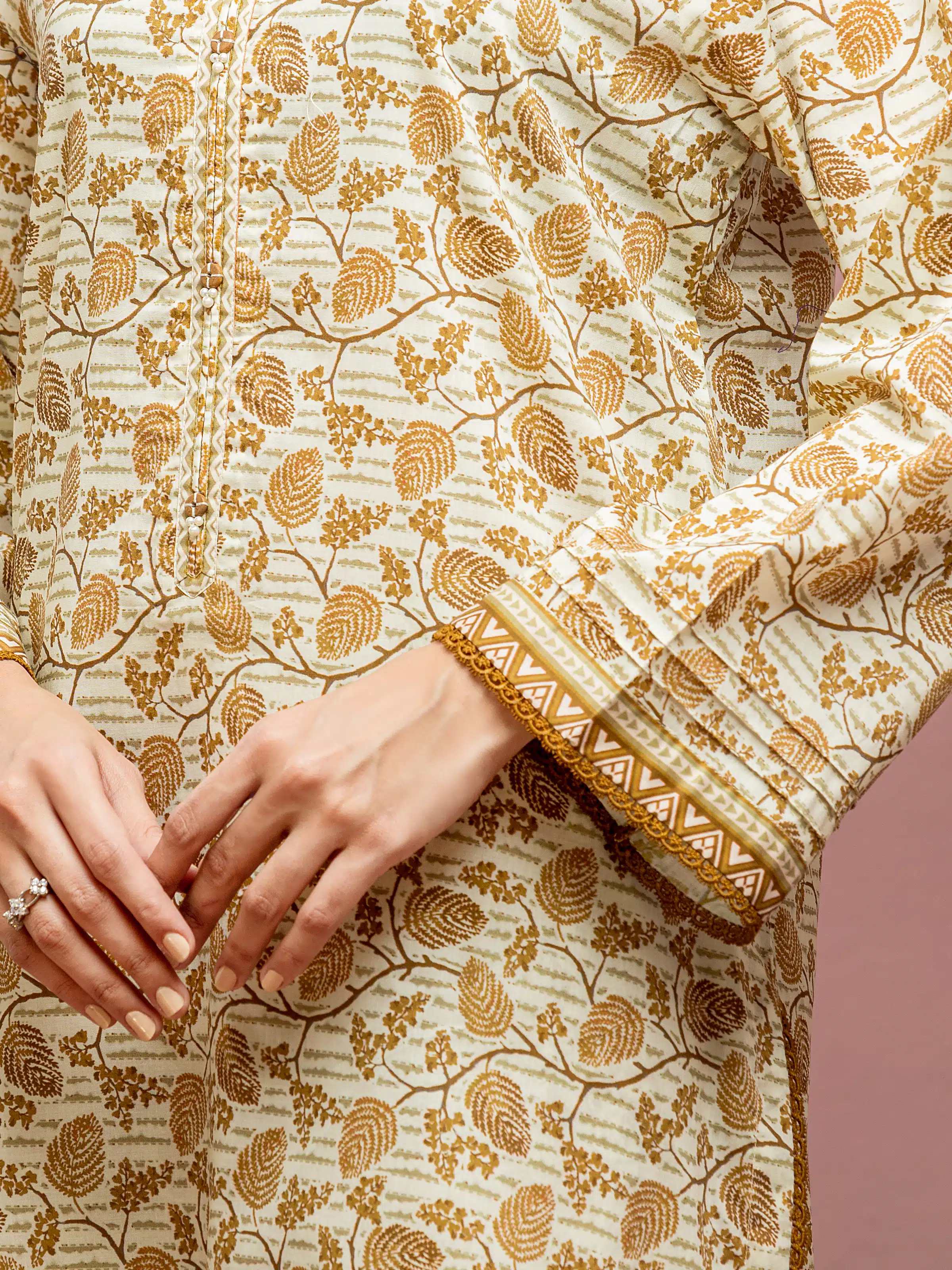Unstitched Printed Lawn Suit - EWU5A1-35113-3P - Image 6