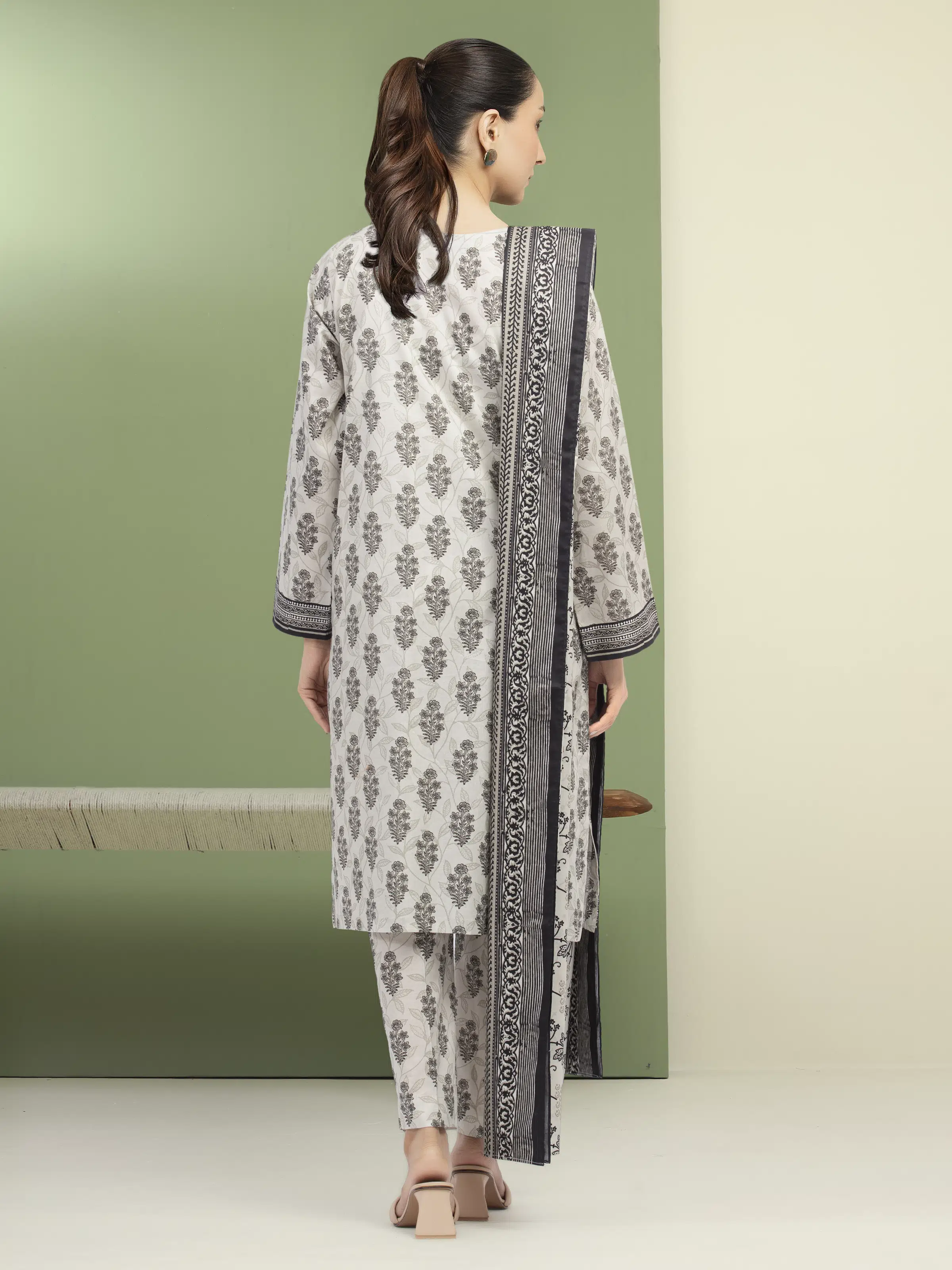 Unstitched Printed Lawn Suit - EWU5A1-35180-3P - Image 2