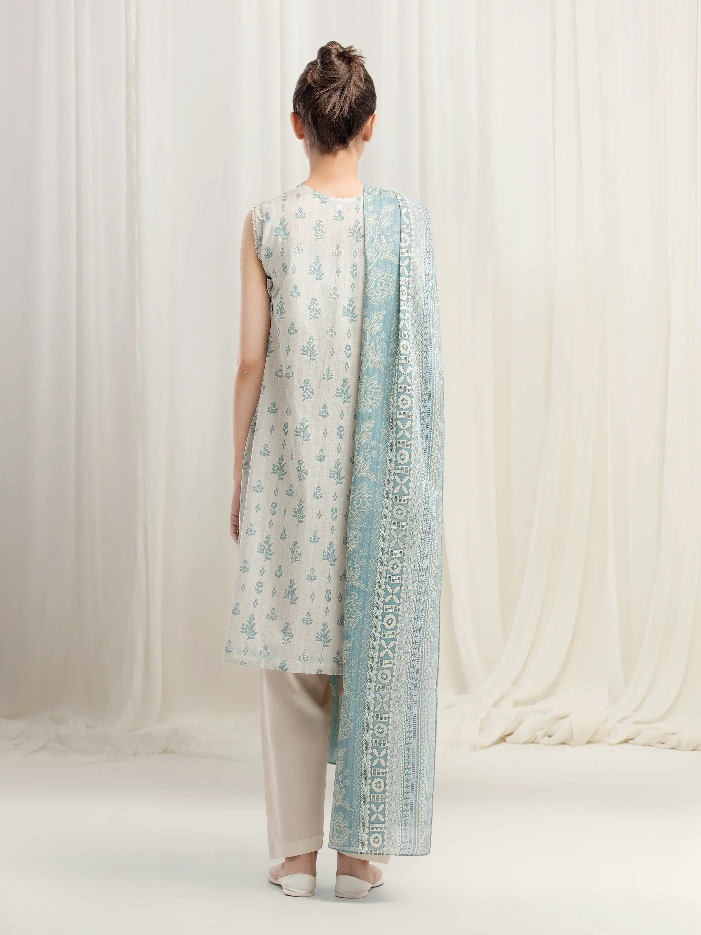 Unstitched Printed Lawn Suit - EWU6A1-36542-3P - Image 4
