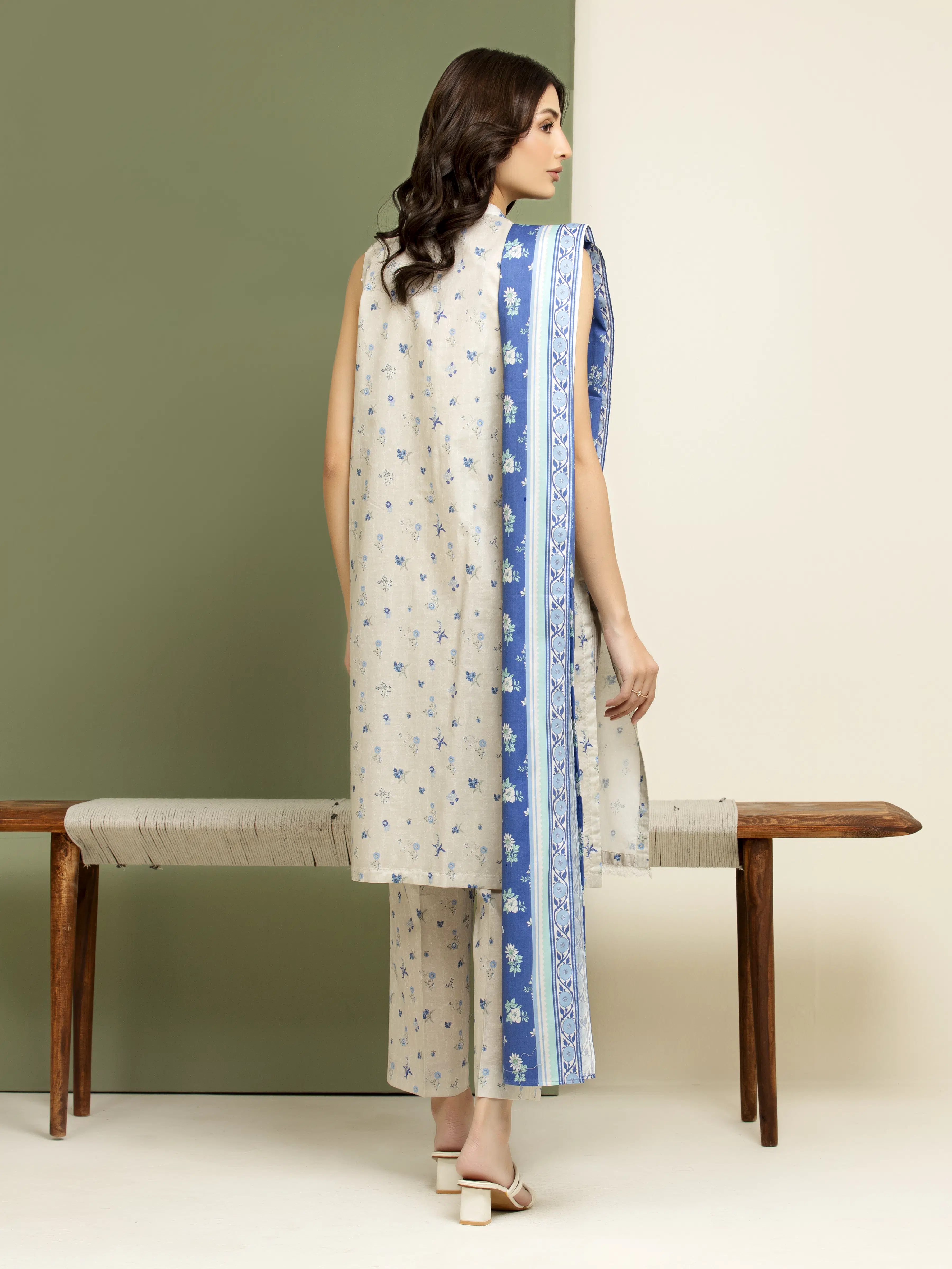 Unstitched Printed Lawn Suit - EWU5A1-35161-3P - Image 5