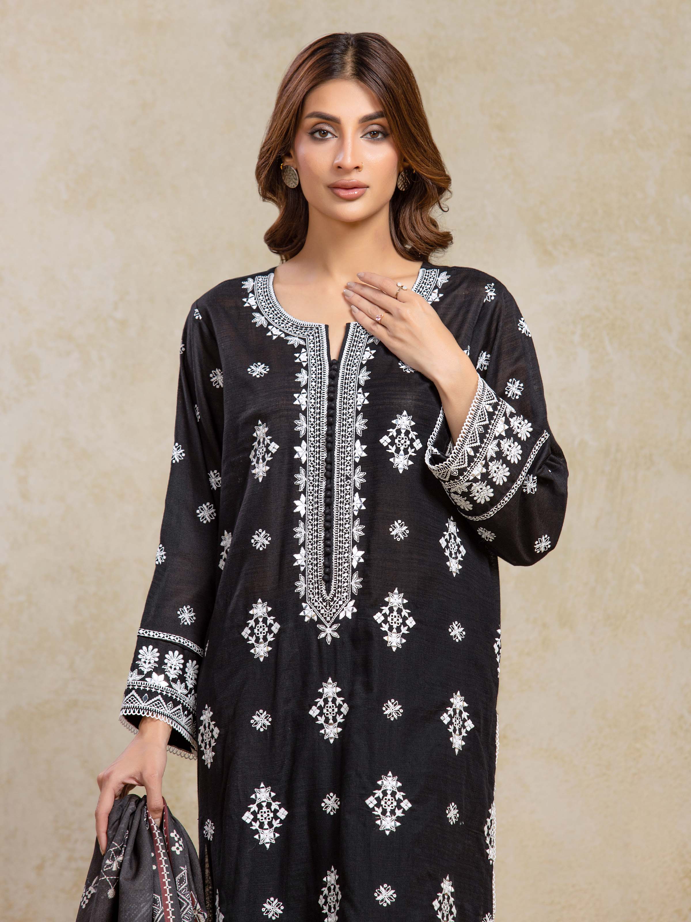 Unstitched Embroidered Khaddar Suit - EWU5V11-32013-3P - Image 2