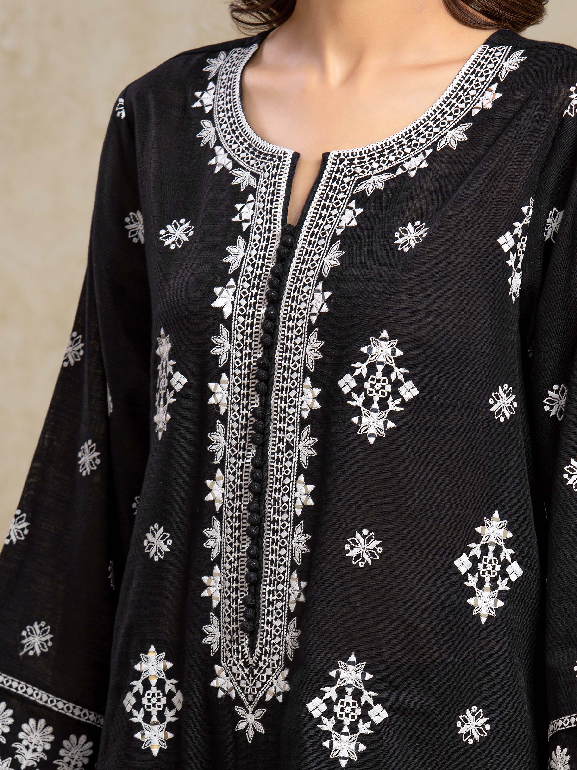Unstitched Embroidered Khaddar Suit - EWU5V11-32013-3P - Image 3