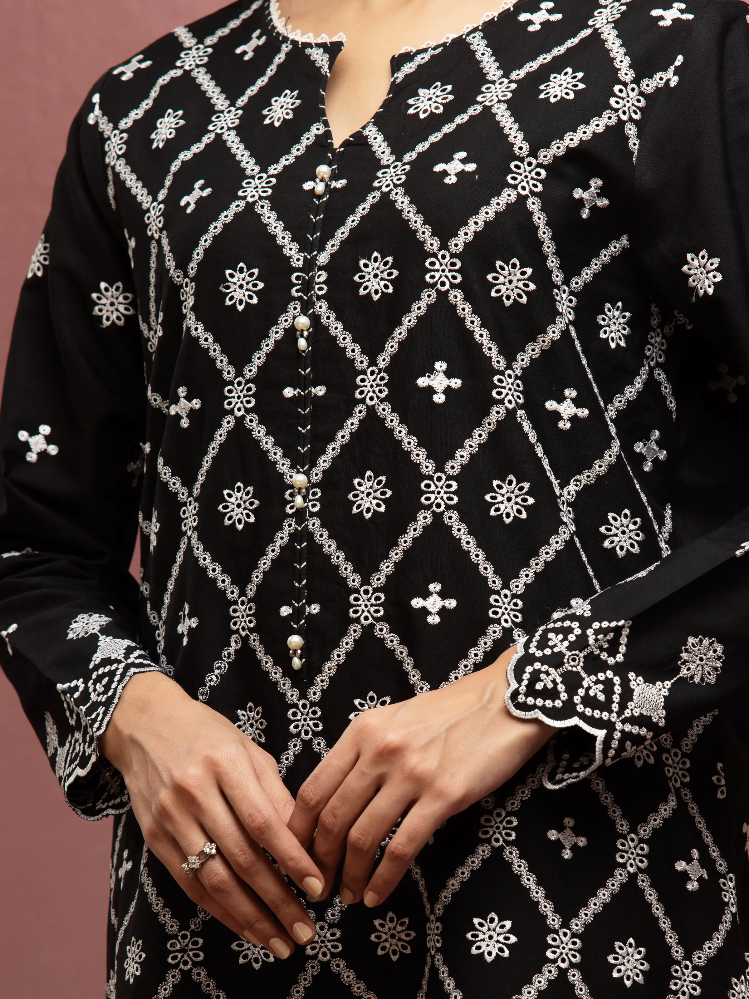 Unstitched Embroidered Cambric Suit - EWU5V2-31002-3P - Image 4