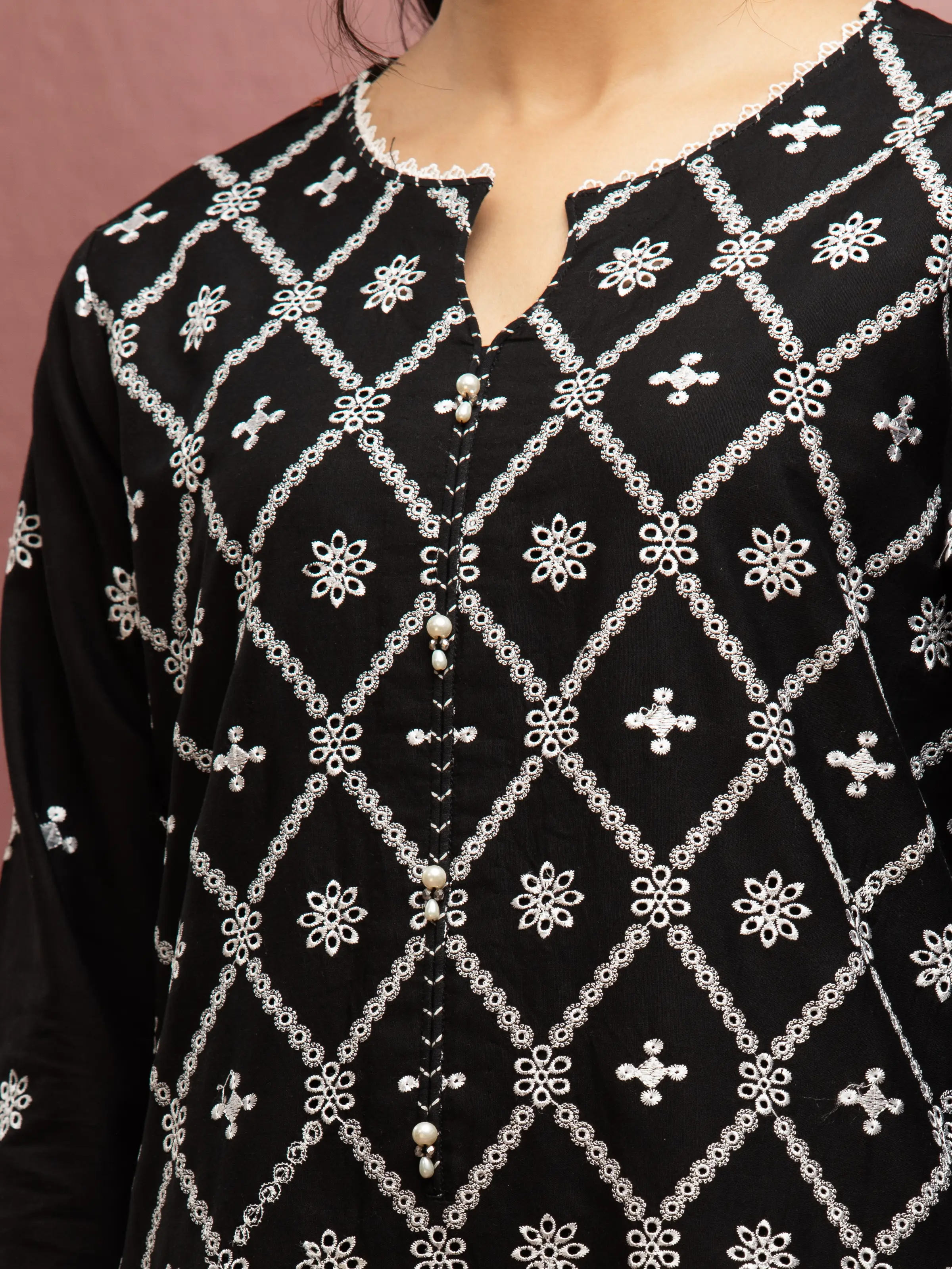 Unstitched Embroidered Cambric Suit - EWU5V2-31002-3P - Image 5
