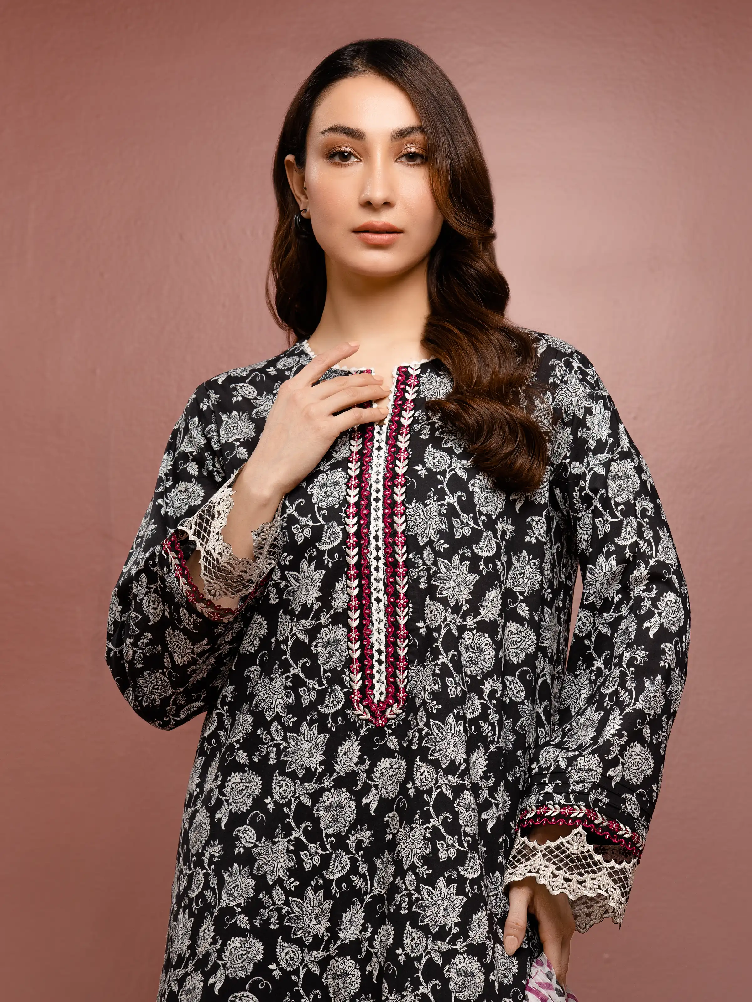 Unstitched Embroidered Cambric Suit - EWU5V2-31072-3P - Image 3