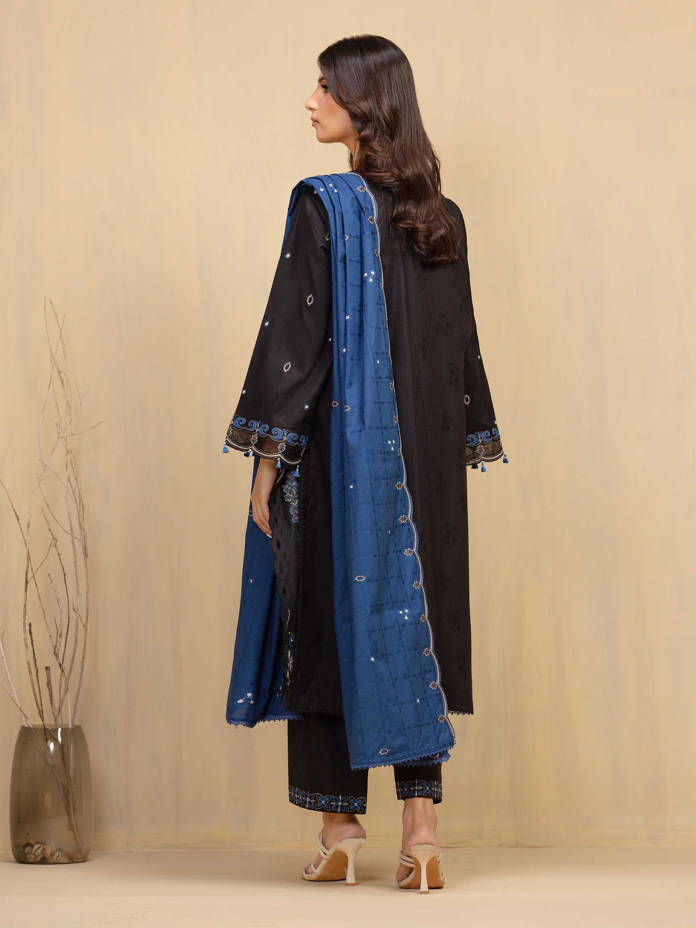 Unstitched Embroidered Jacquard Suit - EWU5V3-31159-3P - Image 6
