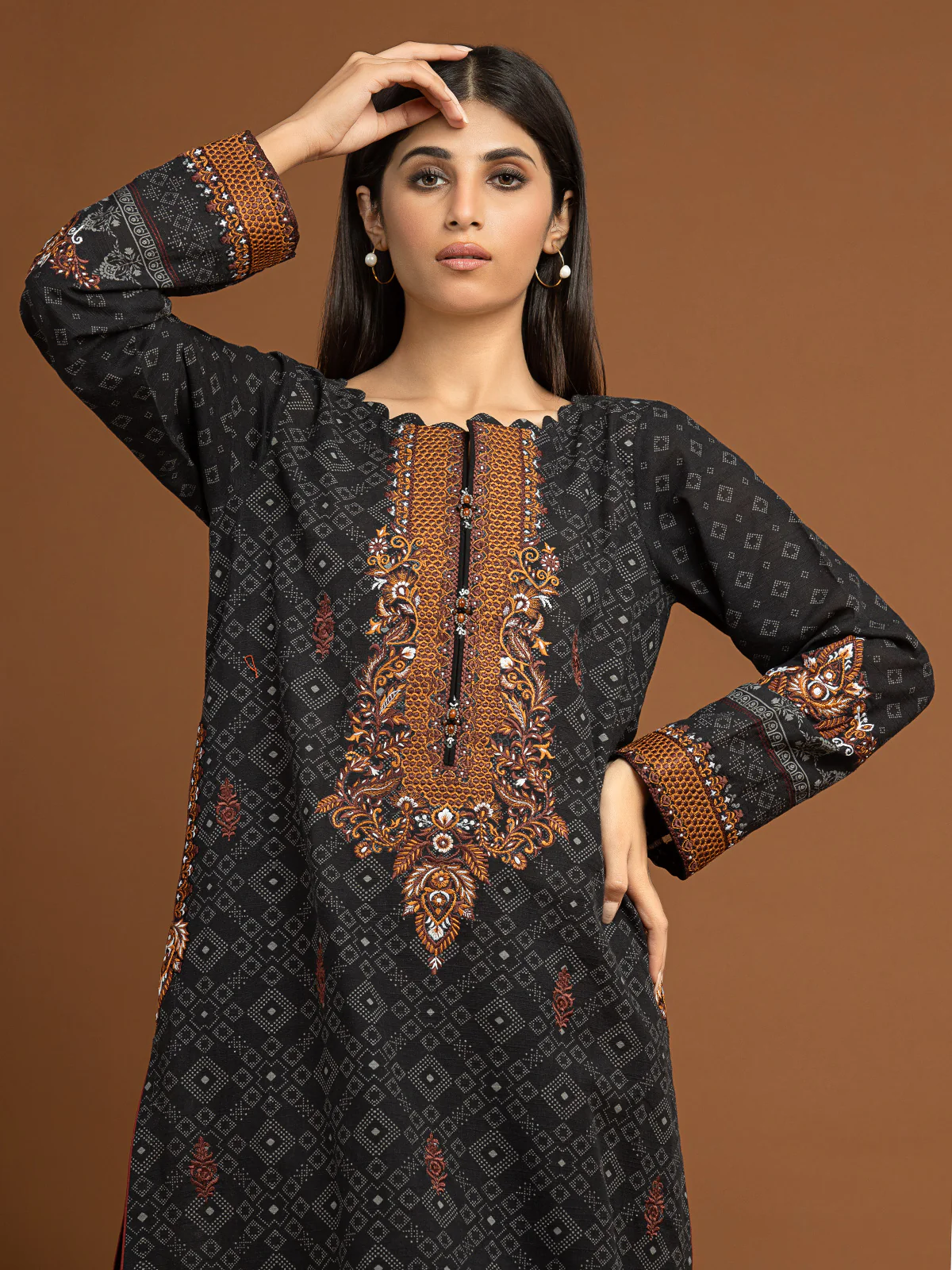 Unstitched Embroidered Khaddar Shirt - EWU22V11-25036S - Image 4