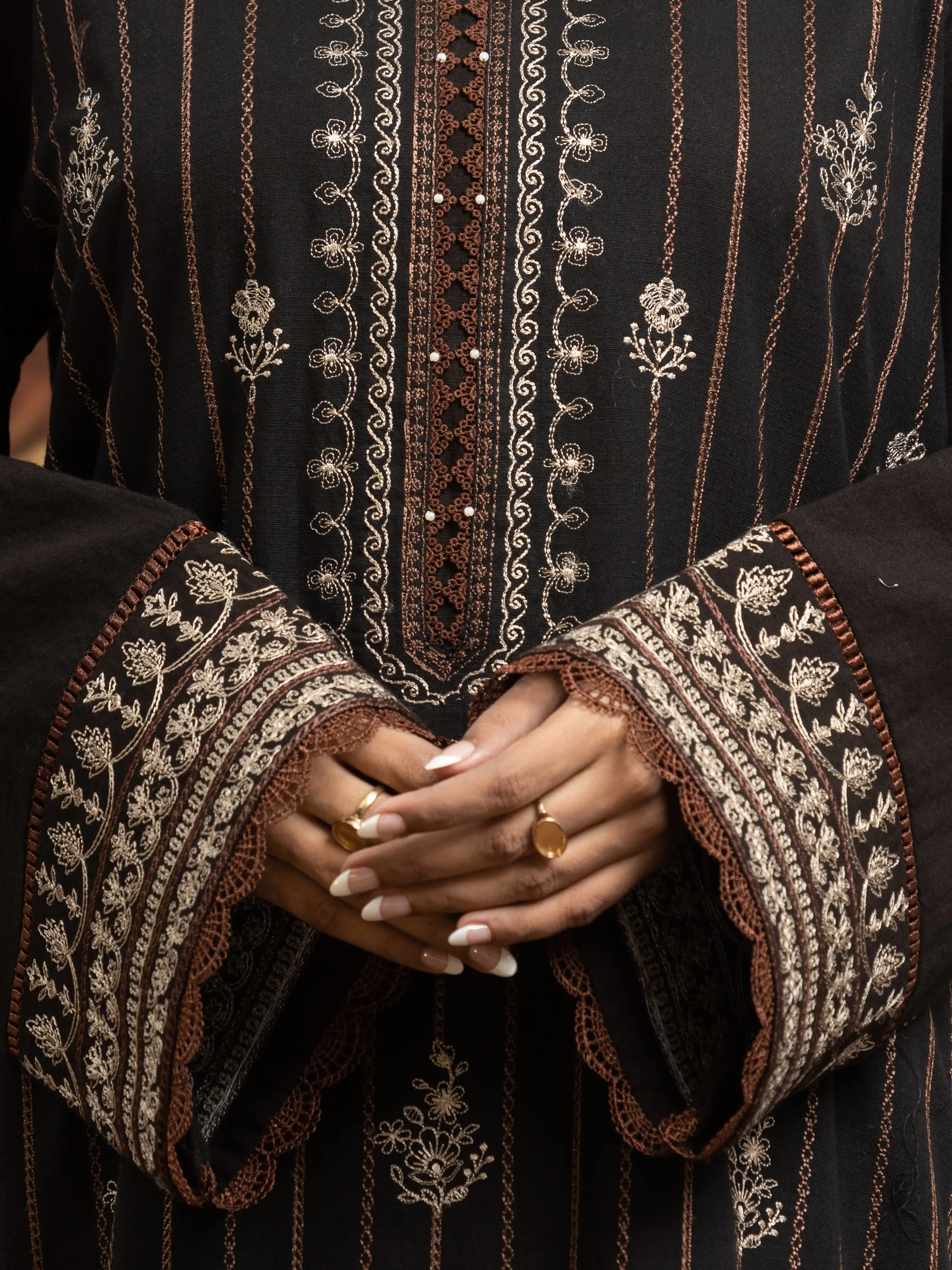 Unstitched Embroidered Khaddar Suit - EWU24V12-30207-3P - Image 3