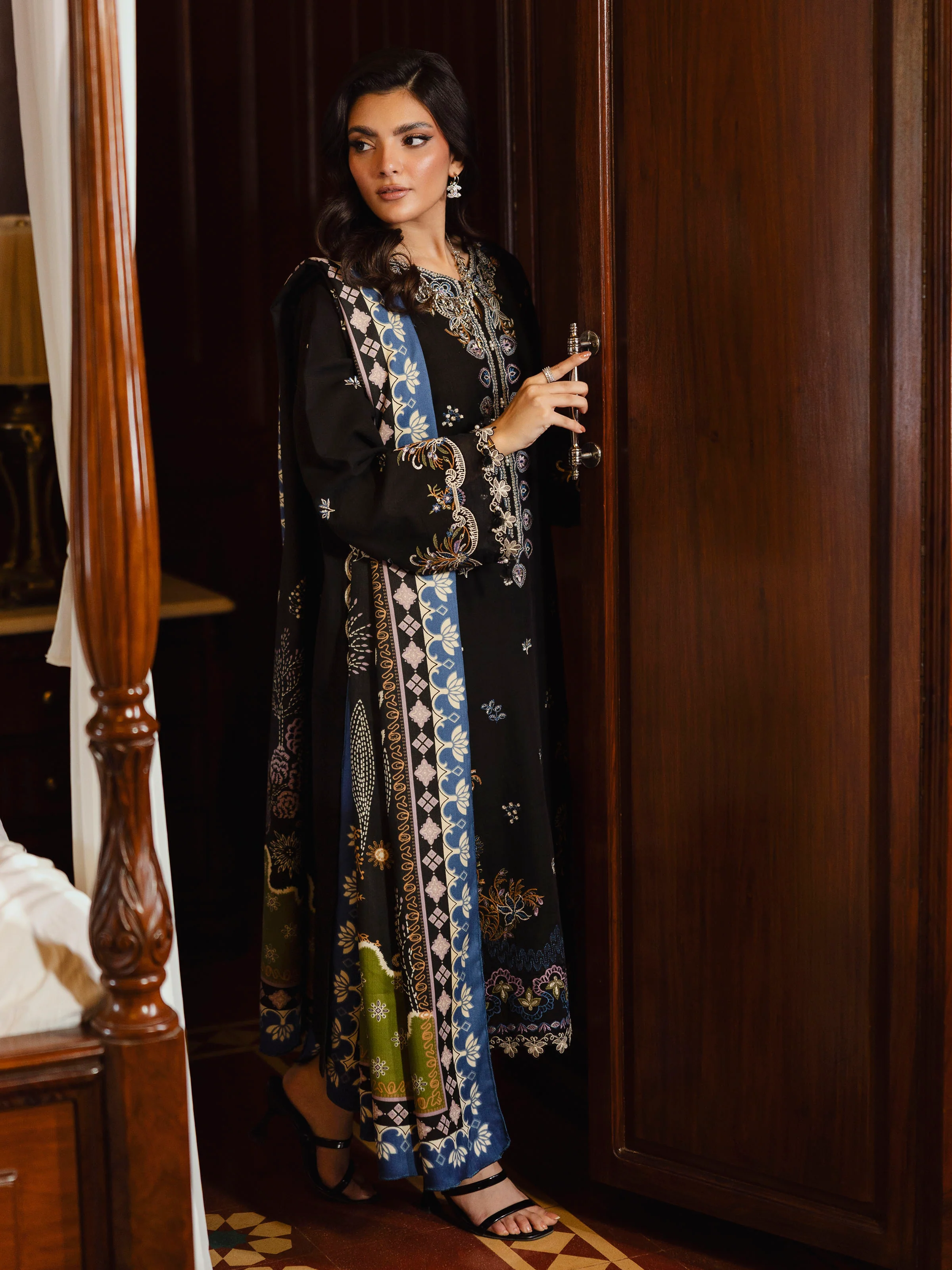 Unstitched Embroidered Khaddar Suit - EWU5V11-32007-3P - Image 3