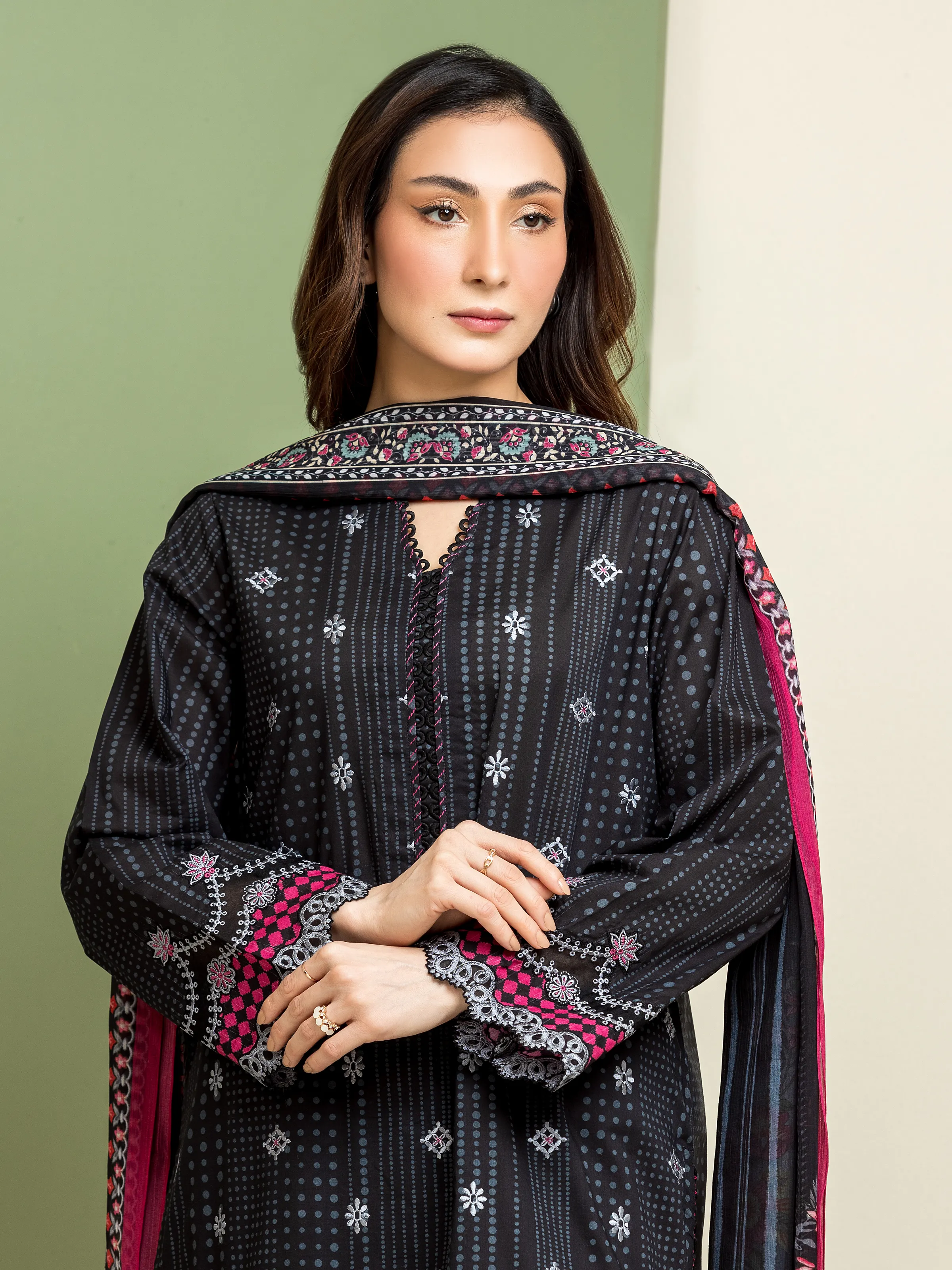 Unstitched Embroidered Lawn Suit - EWU5V1-31097-3P - Image 2