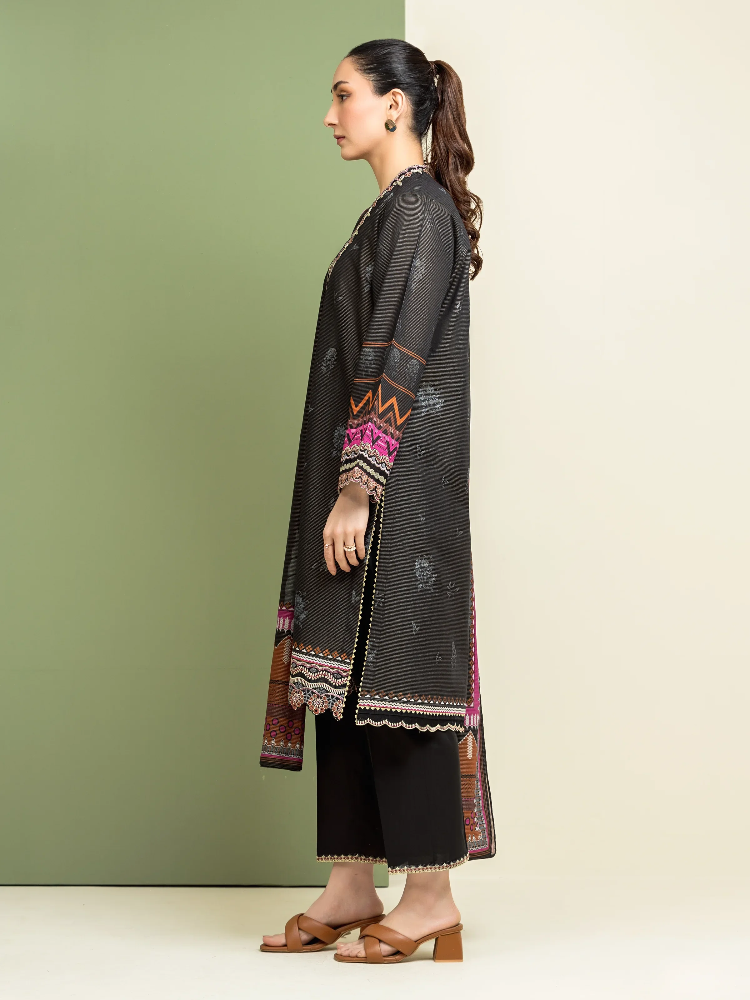 Unstitched Embroidered Lawn Suit - EWU5V1-31208-3P - Image 5