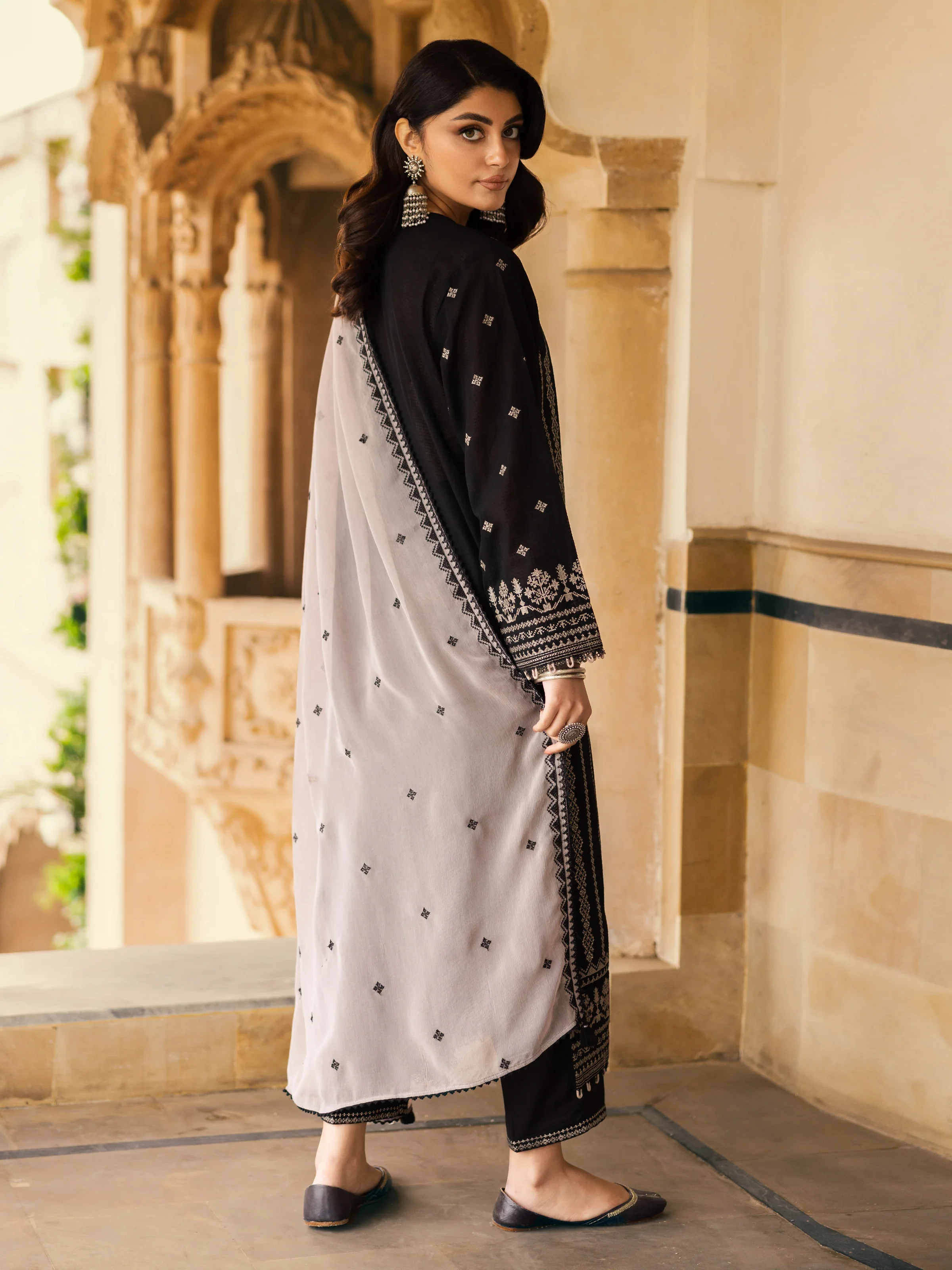 Unstitched Embroidered Lawn Suit - EWU5V1-31248-3P - Image 4