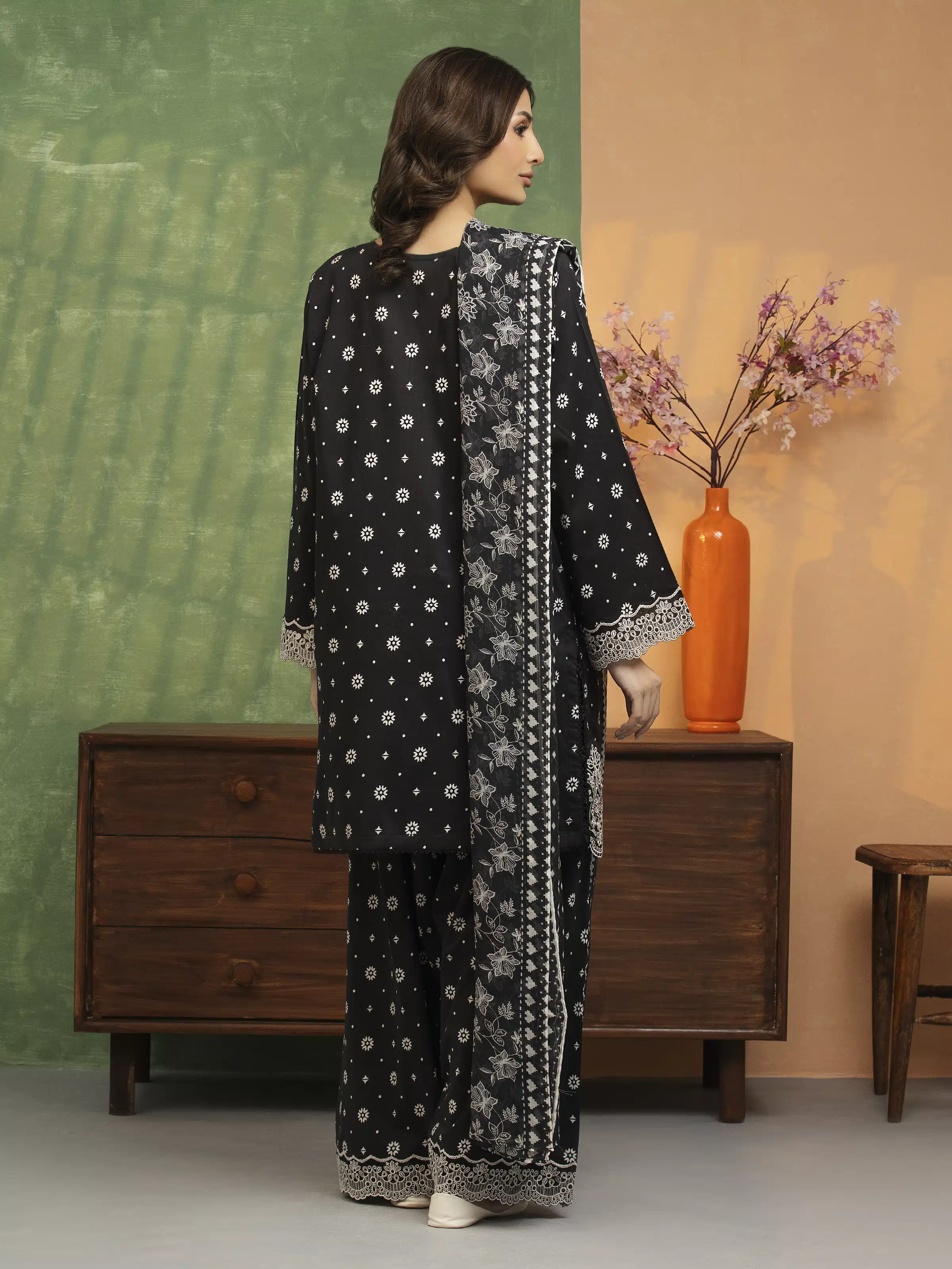 Unstitched Embroidered Lawn Suit - EWU5V1-31409-3P - Image 2