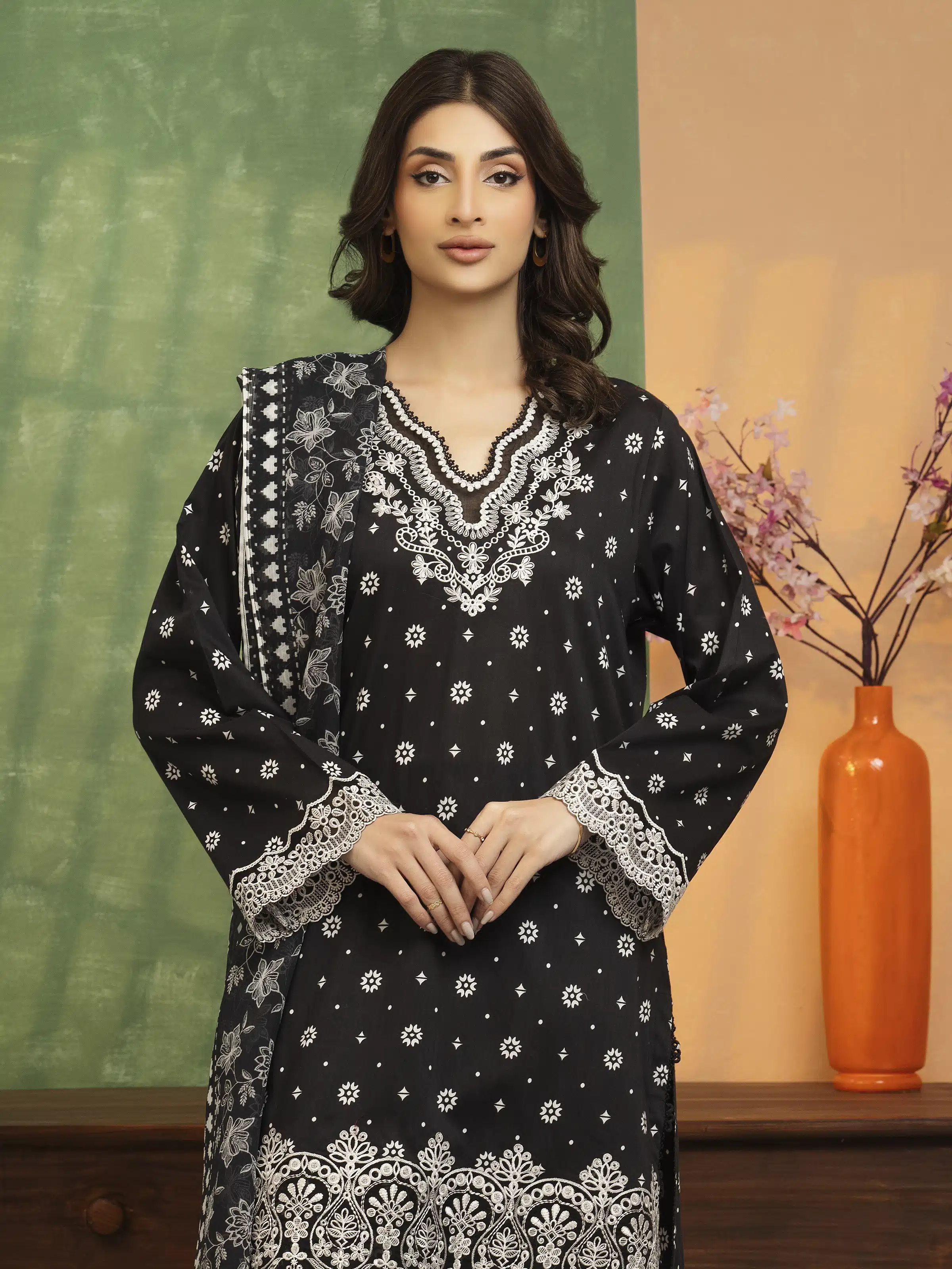 Unstitched Embroidered Lawn Suit - EWU5V1-31409-3P - Image 3