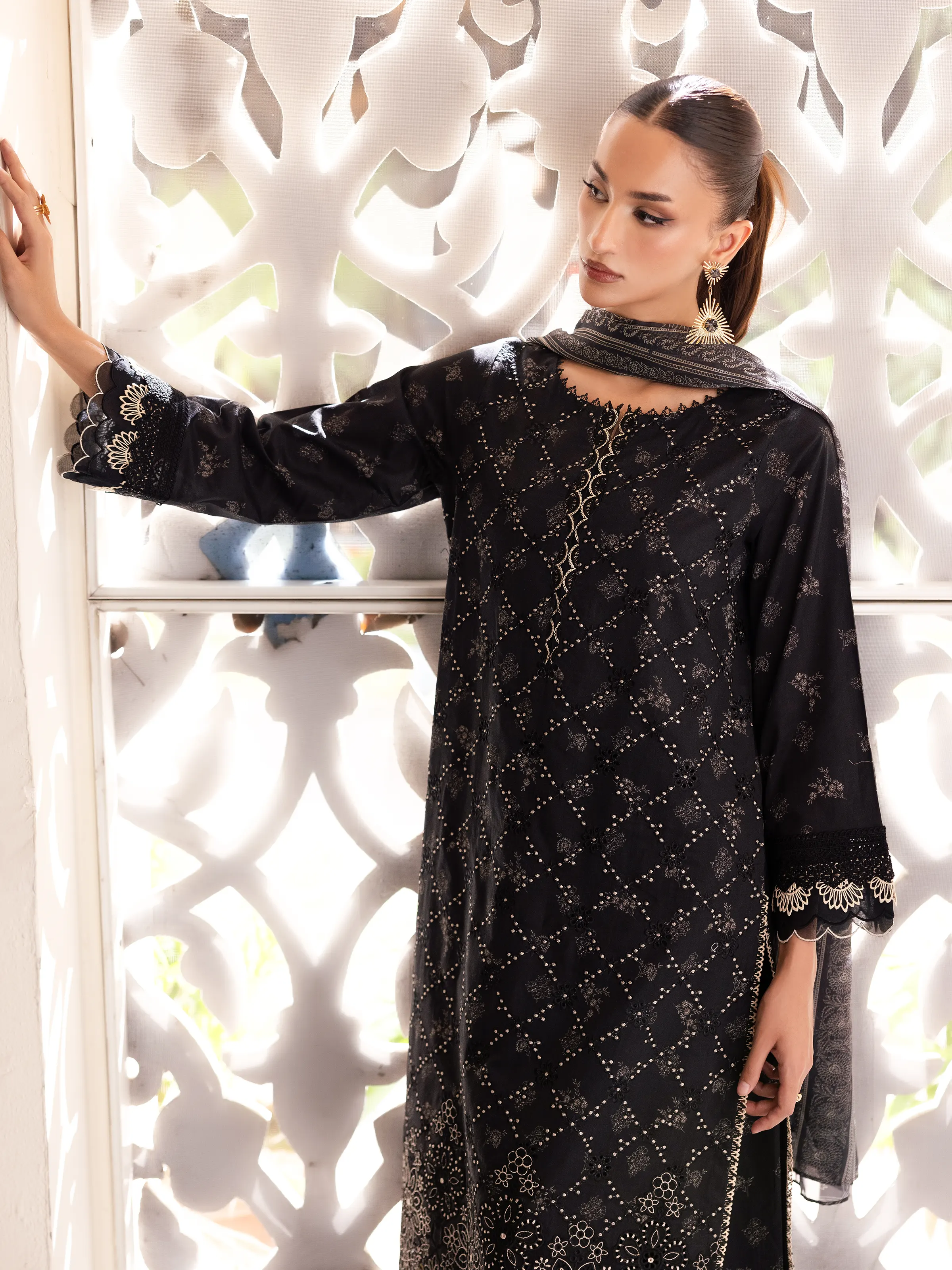 Unstitched Embroidered Lawn Suit - EWU5V1-31429-3P - Image 2
