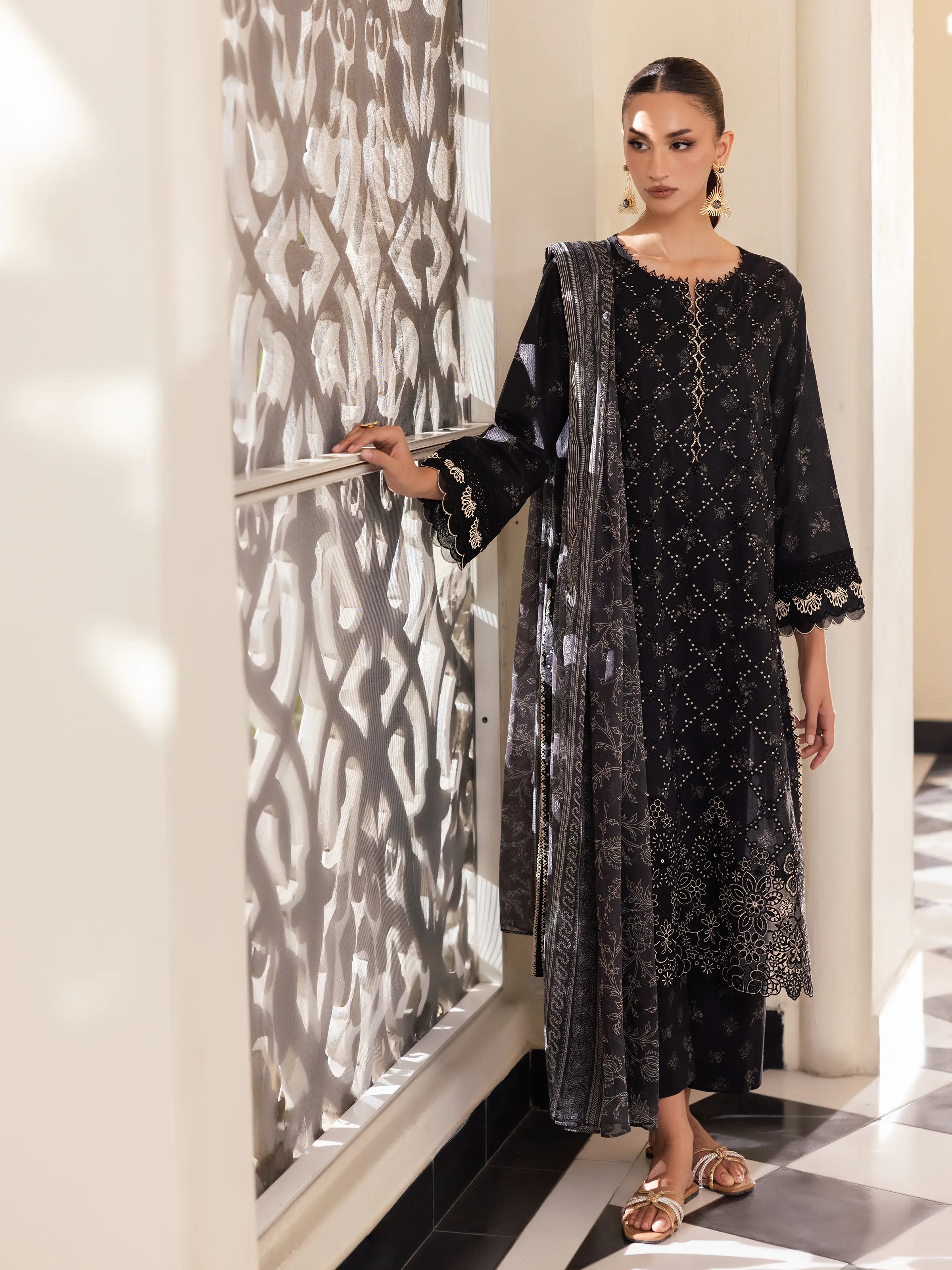 Unstitched Embroidered Lawn Suit - EWU5V1-31429-3P - Image 3