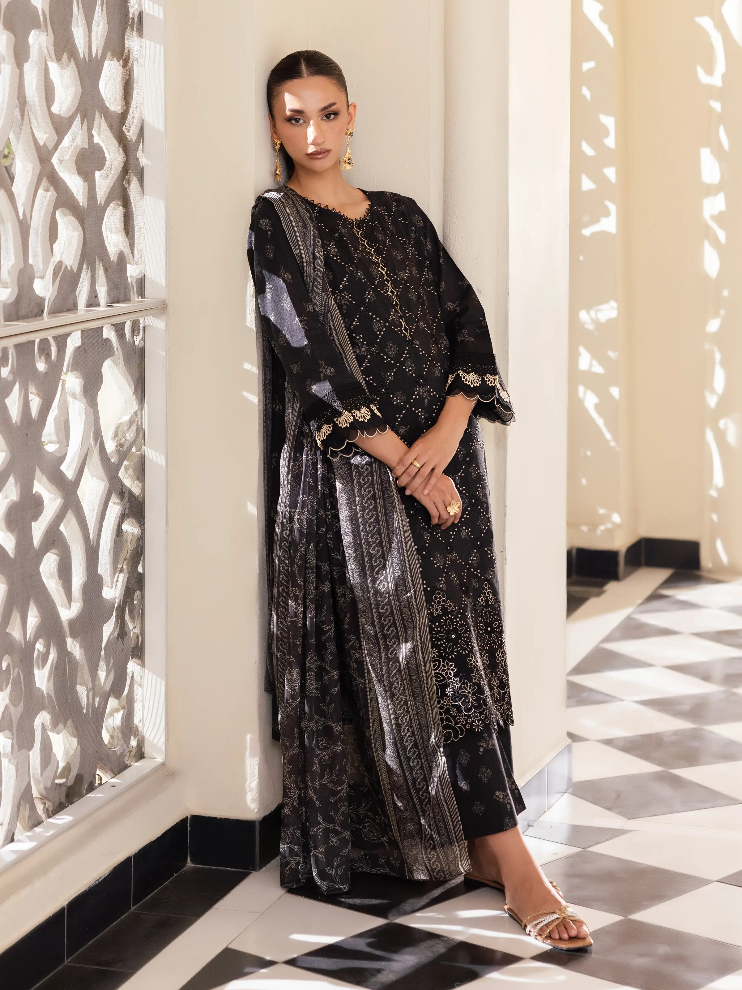 Unstitched Embroidered Lawn Suit - EWU5V1-31429-3P - Image 5