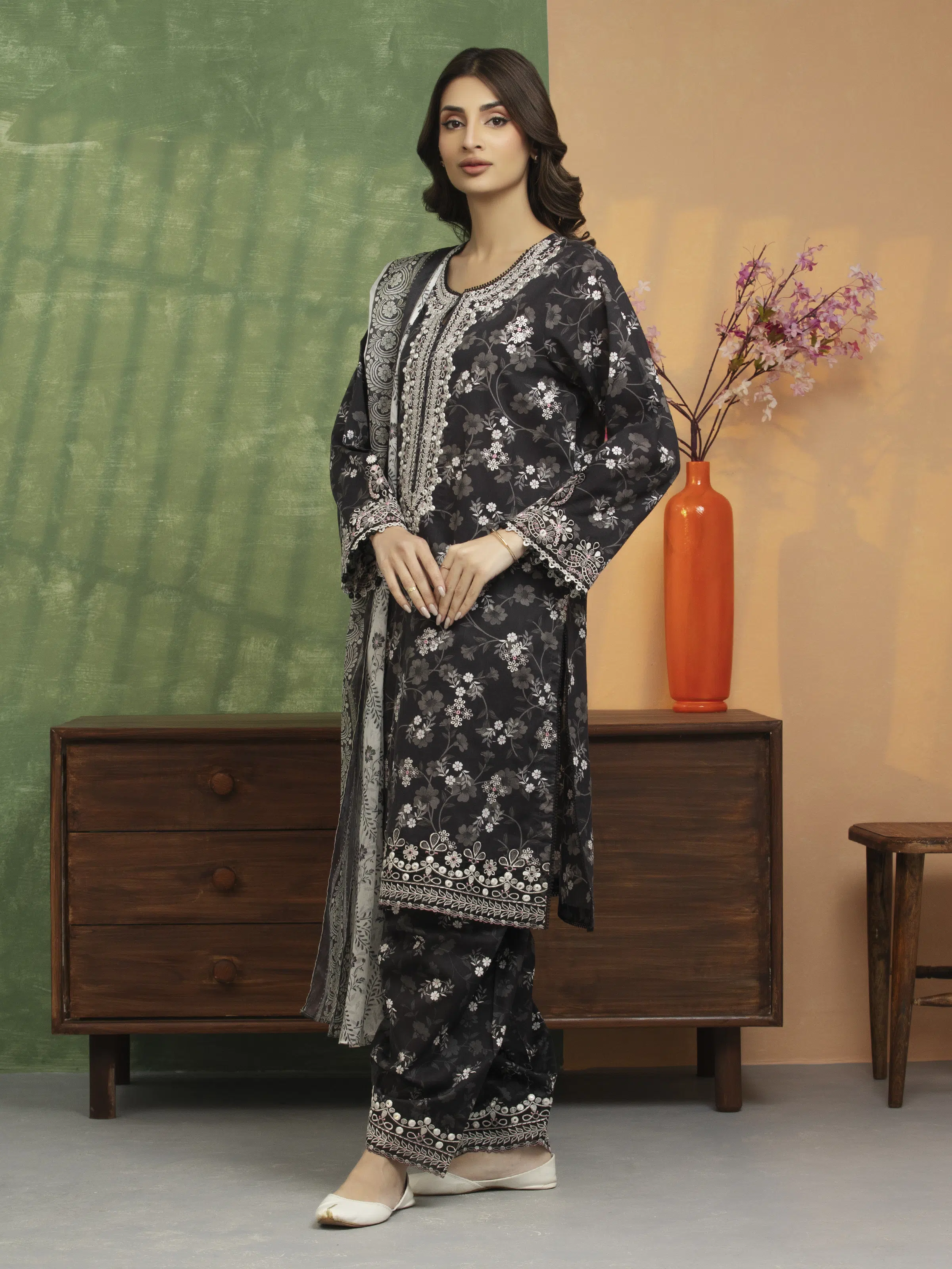 Unstitched Embroidered Lawn Suit - EWU5V1-31432-3P - Image 2