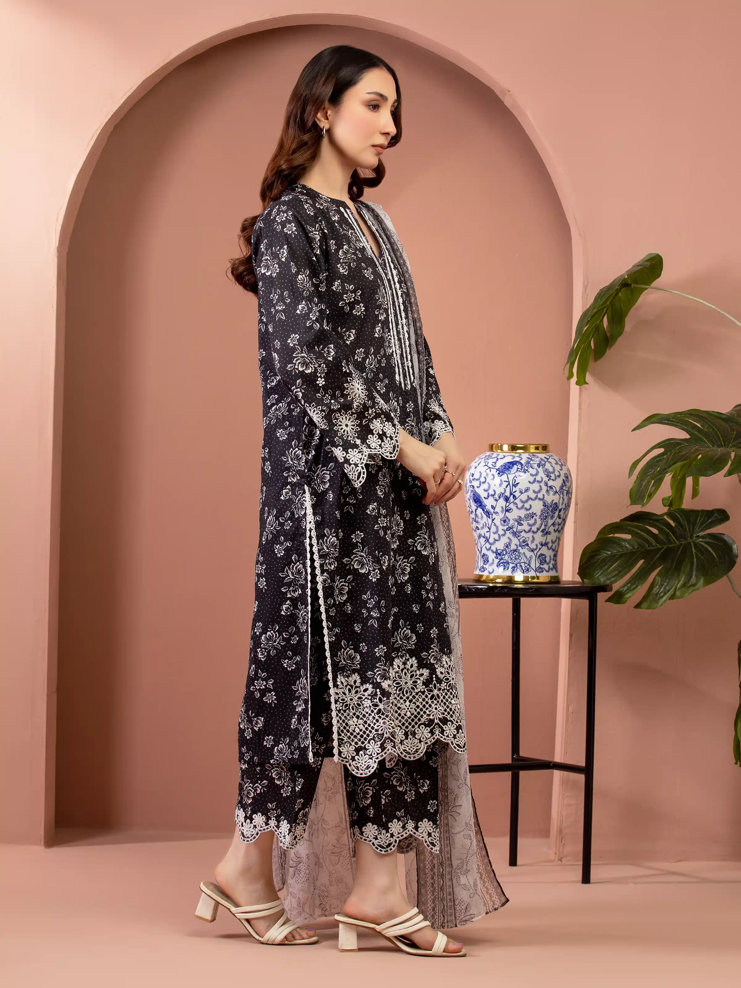 Unstitched Embroidered Lawn Suit - EWU5V1-31475-3P - Image 3