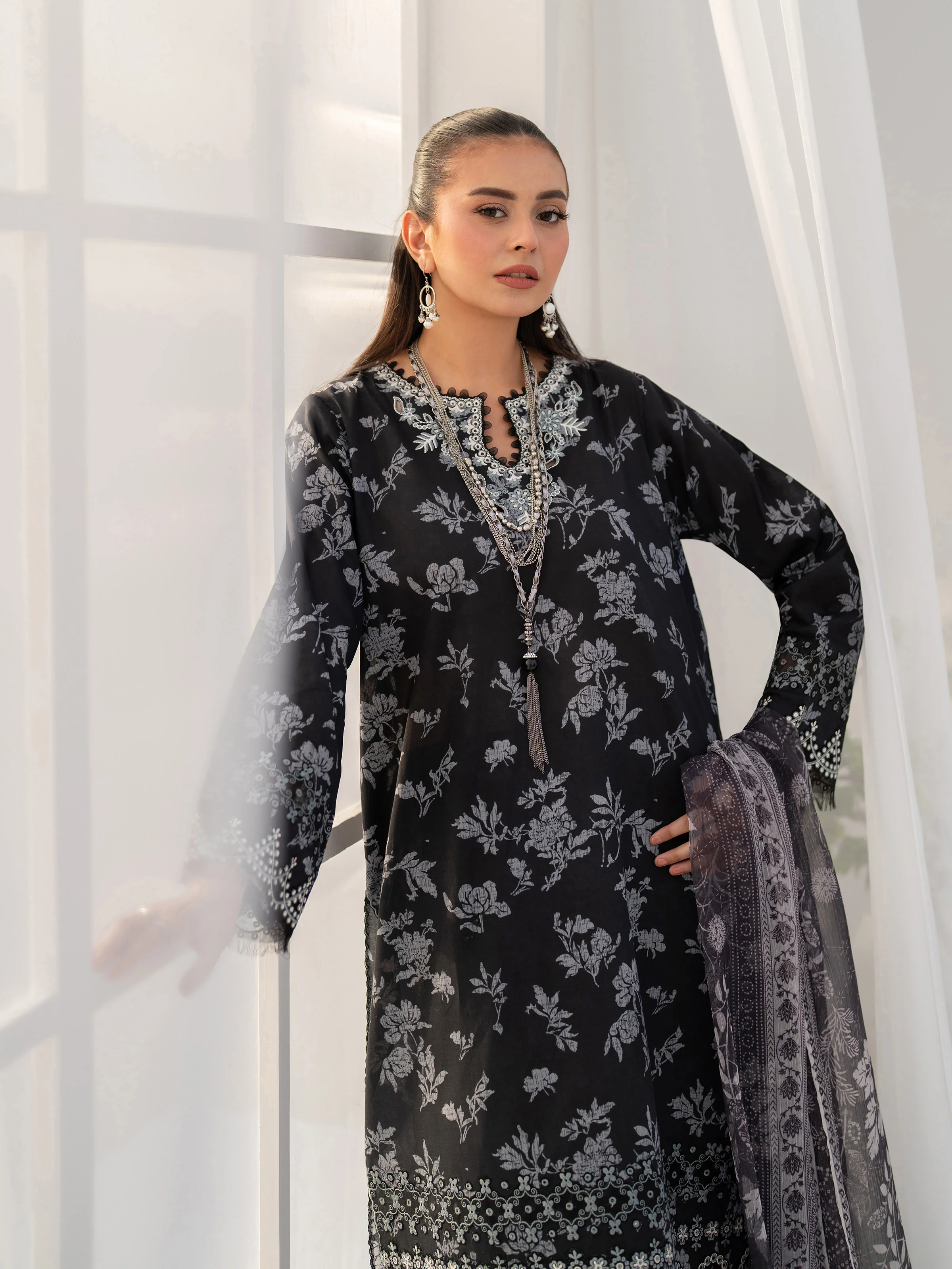 Unstitched Embroidered Lawn Suit - EWU5V1-31476-3P - Image 2