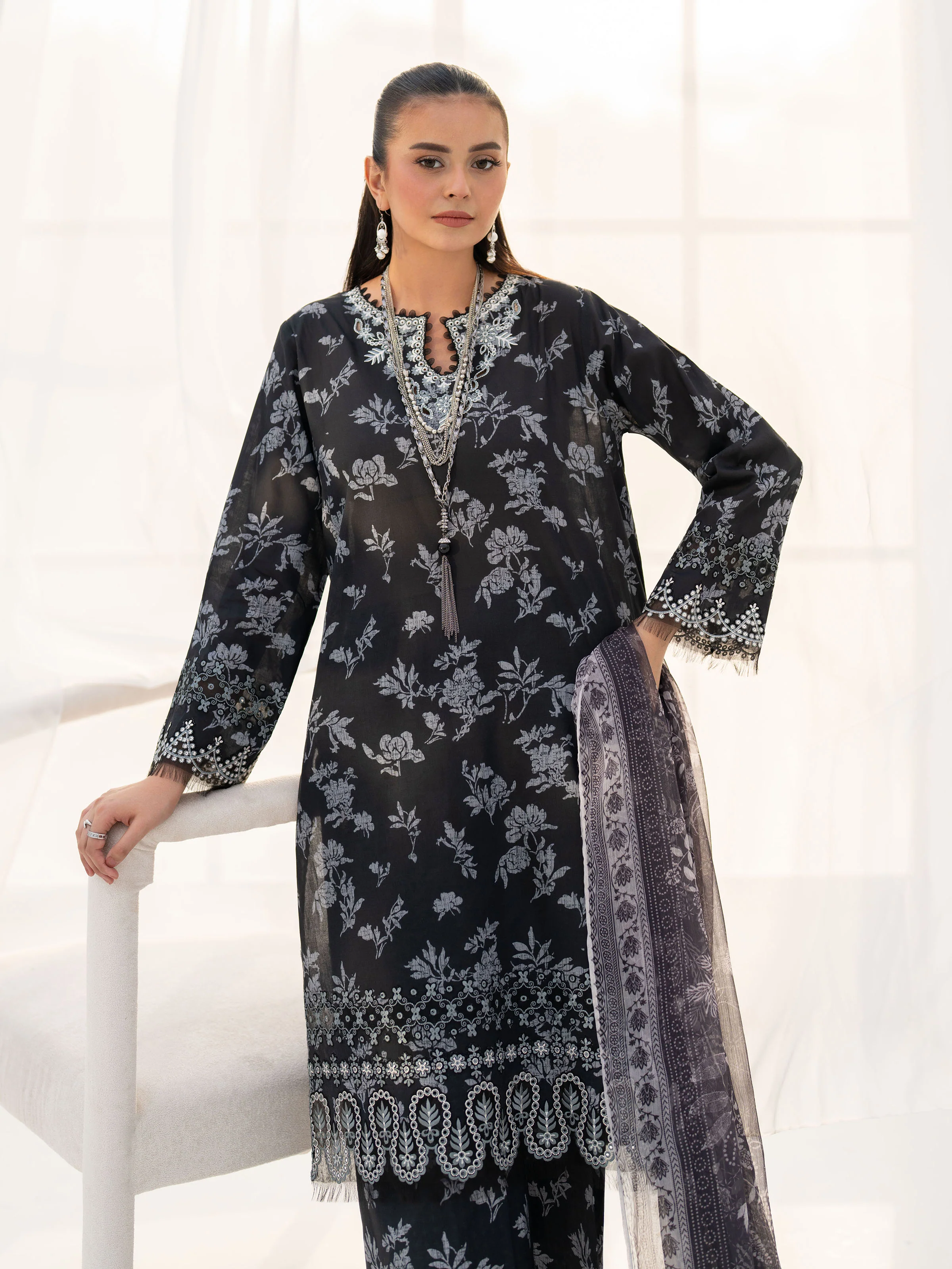Unstitched Embroidered Lawn Suit - EWU5V1-31476-3P - Image 4
