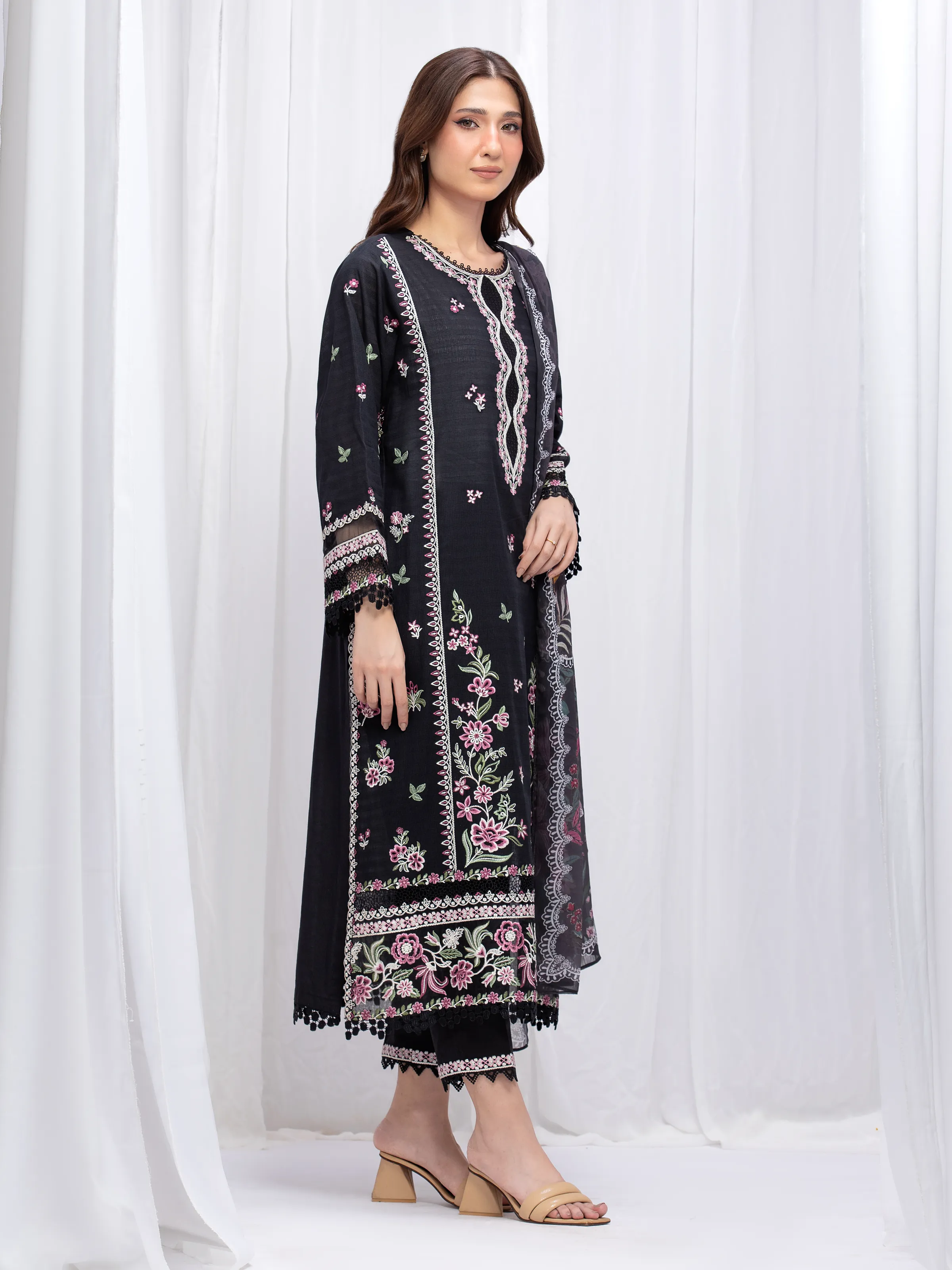 Unstitched Embroidered Lawn Suit - EWU5V1-31701-3P - Image 5