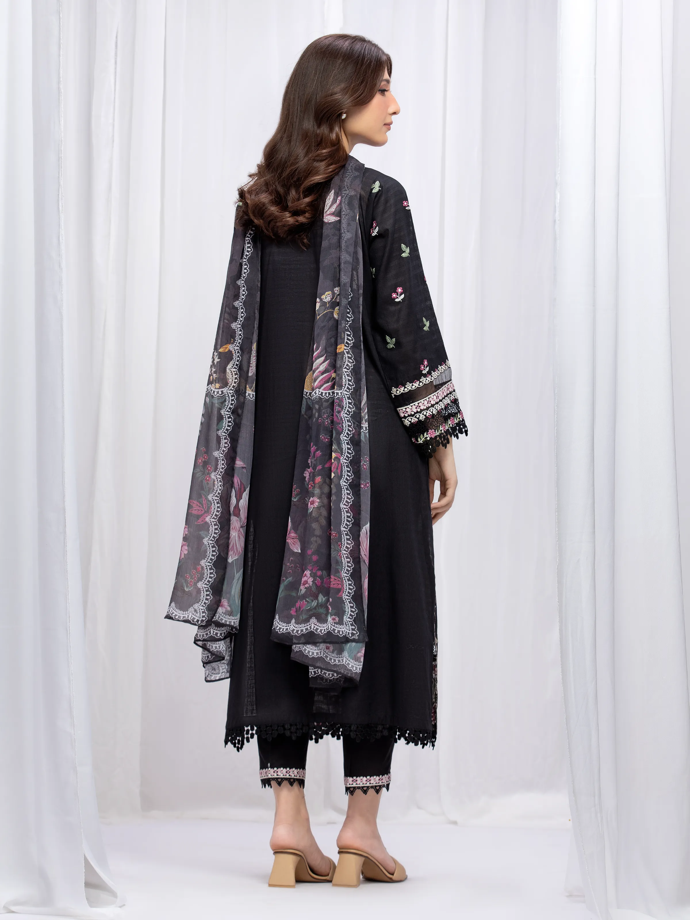 Unstitched Embroidered Lawn Suit - EWU5V1-31701-3P - Image 6