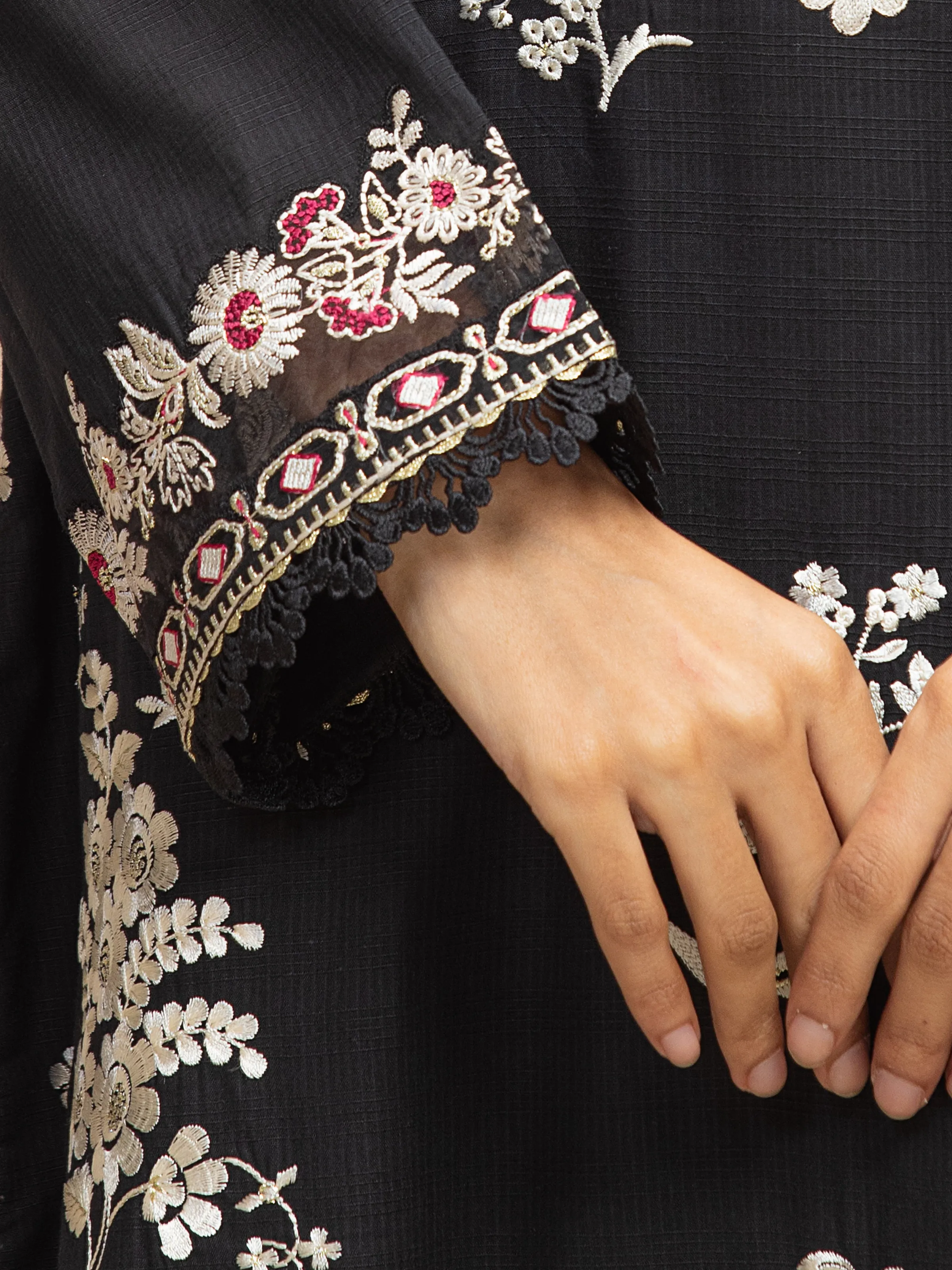 Unstitched Embroidered Lawn Suit - EWU5V1-31709-3P - Image 4