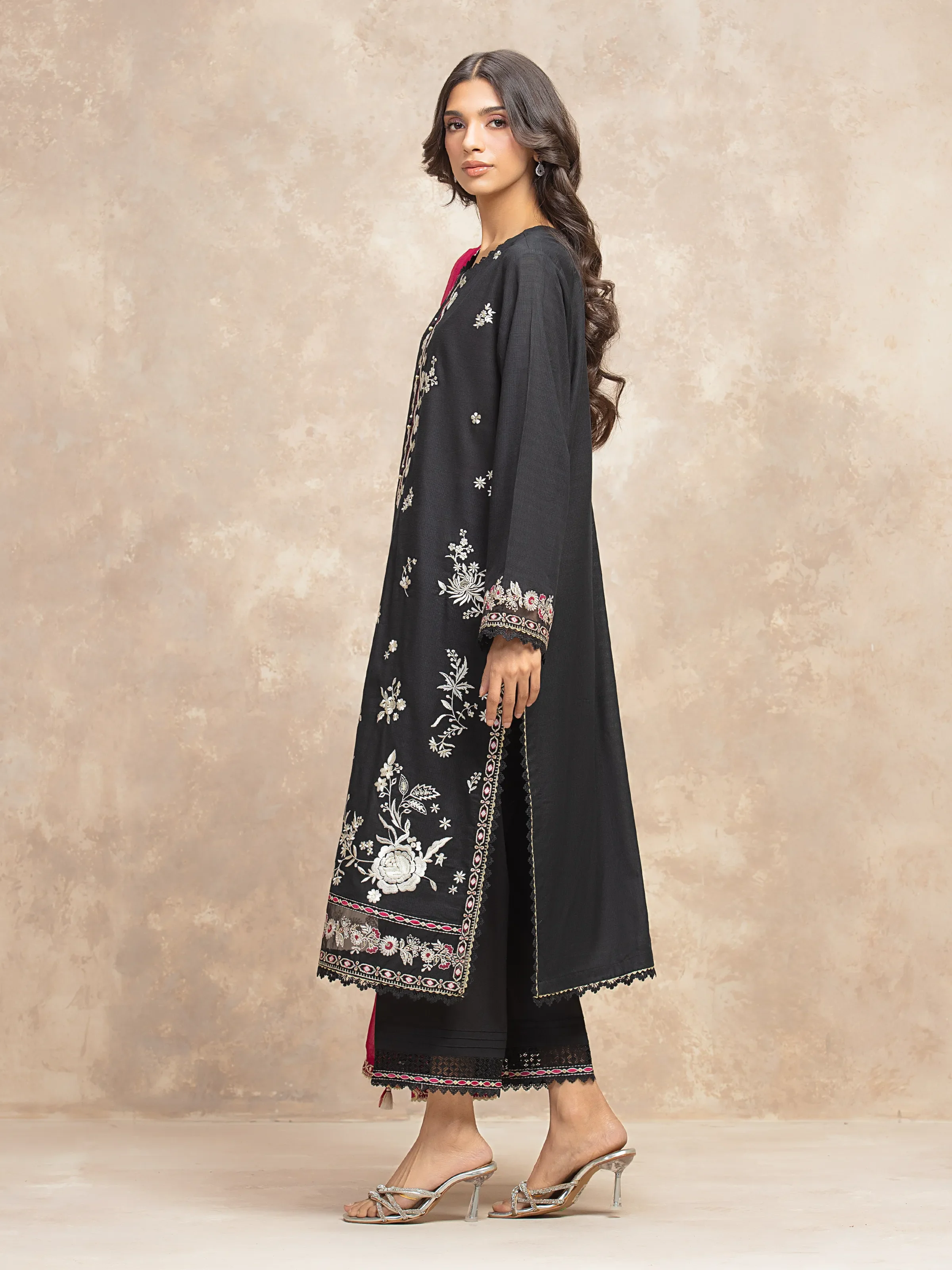 Unstitched Embroidered Lawn Suit - EWU5V1-31709-3P - Image 5