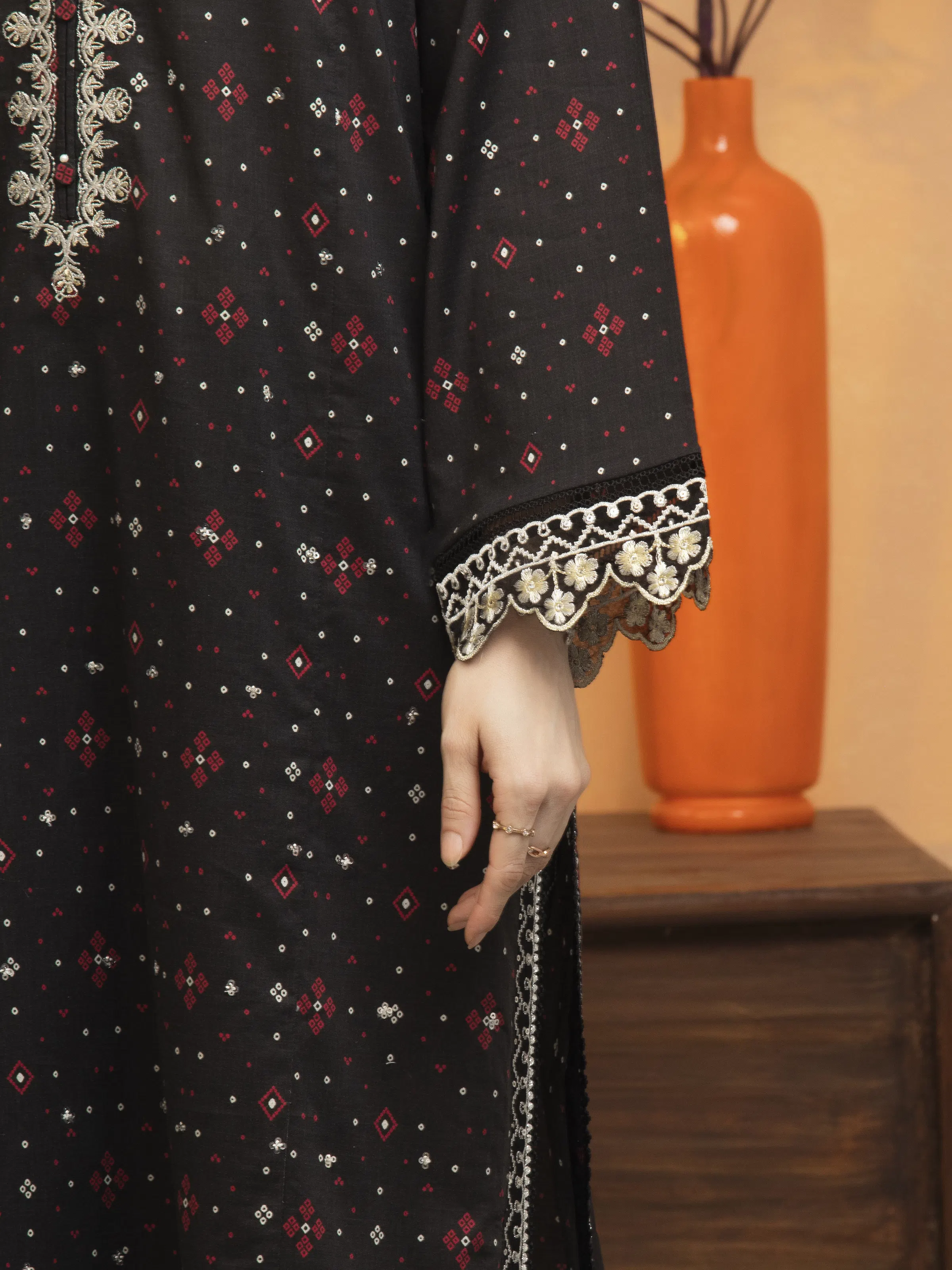 Unstitched Embroidered Lawn Suit - EWU5V1-31416-3P - Image 4