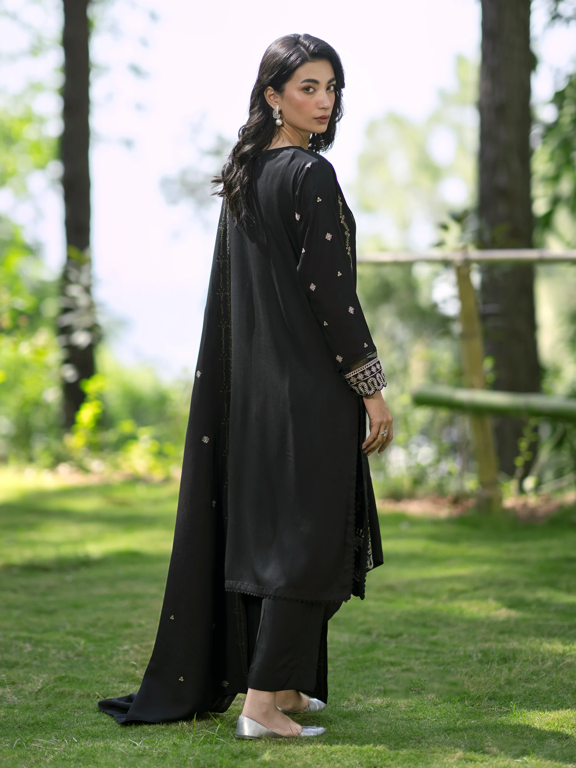 Unstitched Embroidered Marina Twill Suit - EWU24V14-30350-3P - Image 3