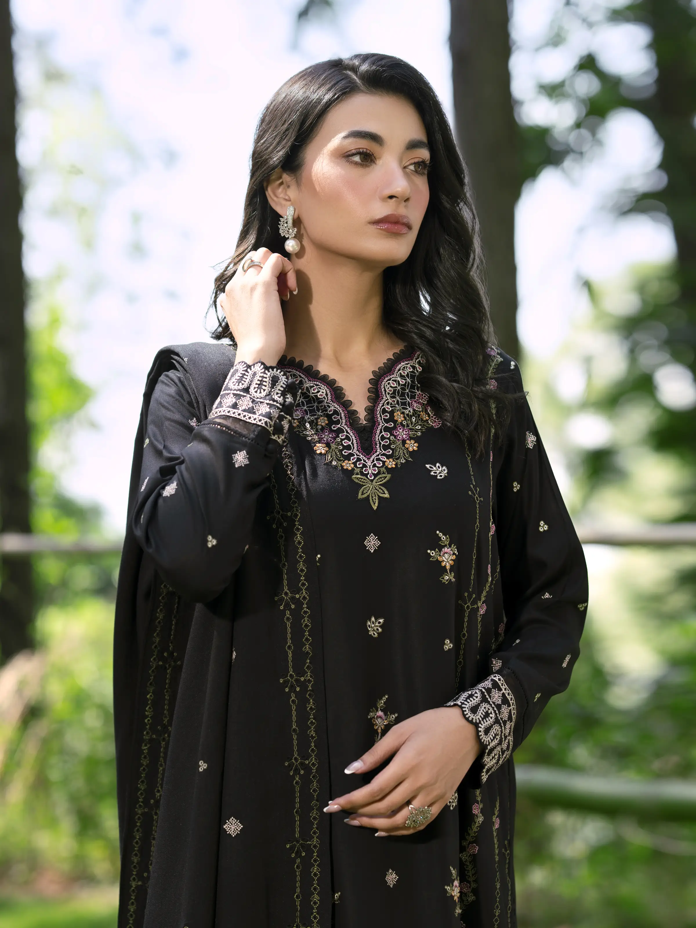 Unstitched Embroidered Marina Twill Suit - EWU24V14-30350-3P - Image 5