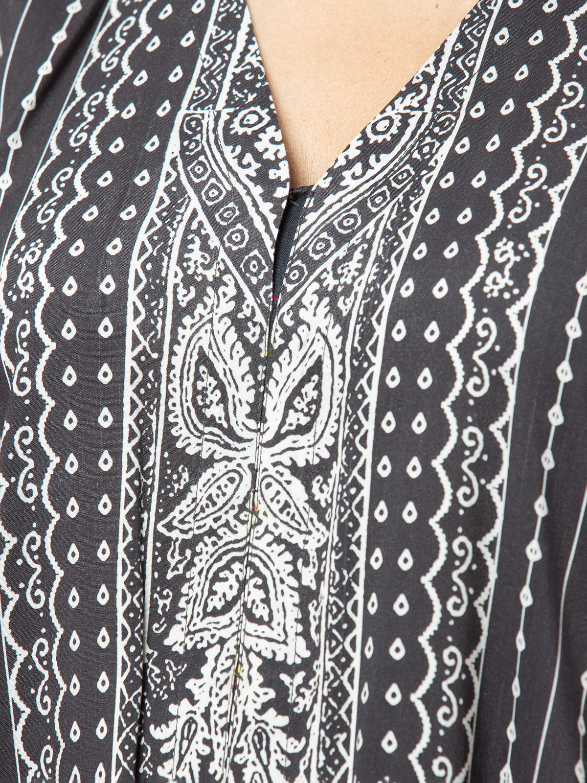 Unstitched Embroidered Viscose Shirt - EWU22V13-24017S - Image 2