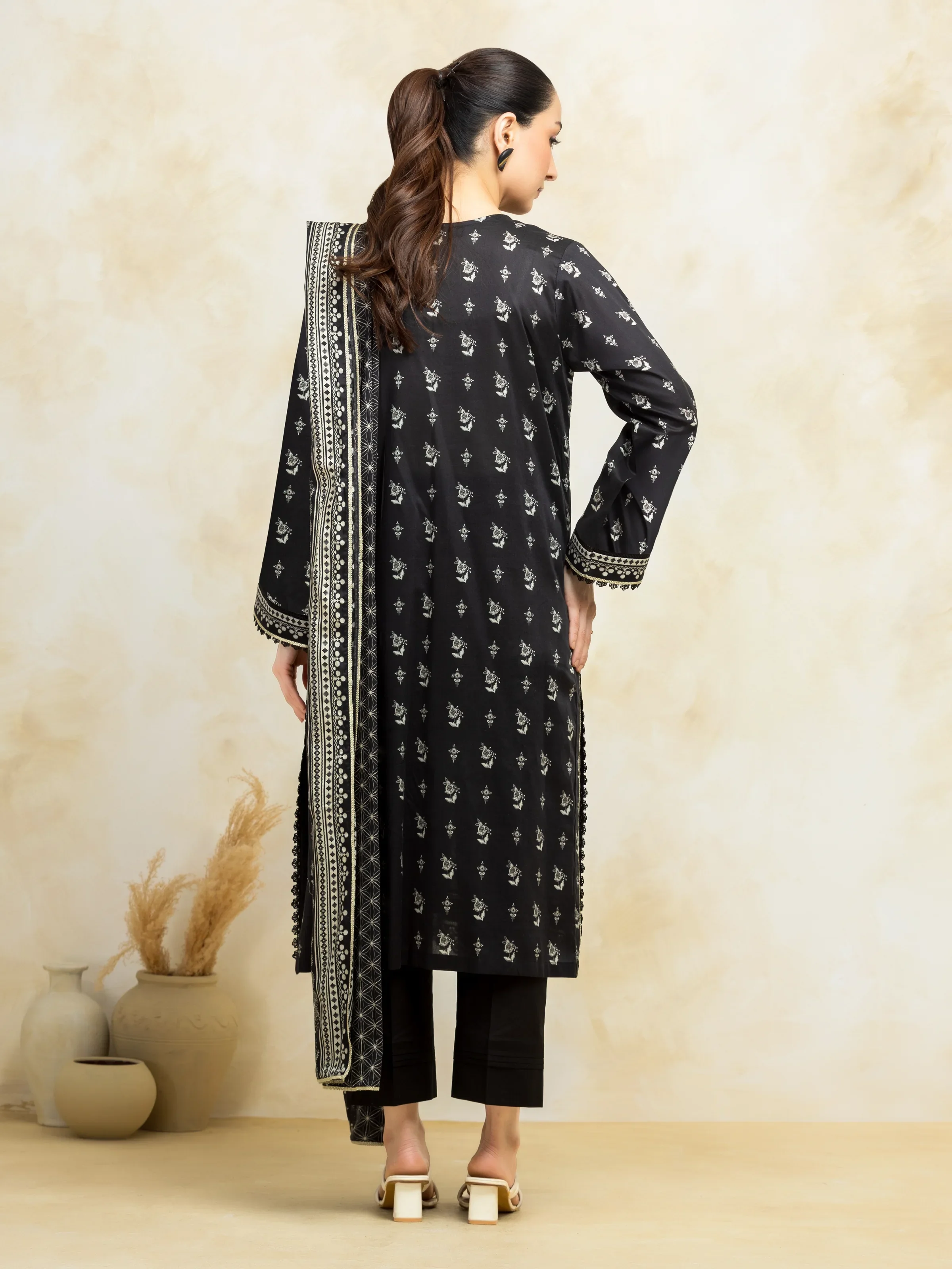 Unstitched Embroidered Lawn Suit - EWU5V1-31189-3P - Image 5