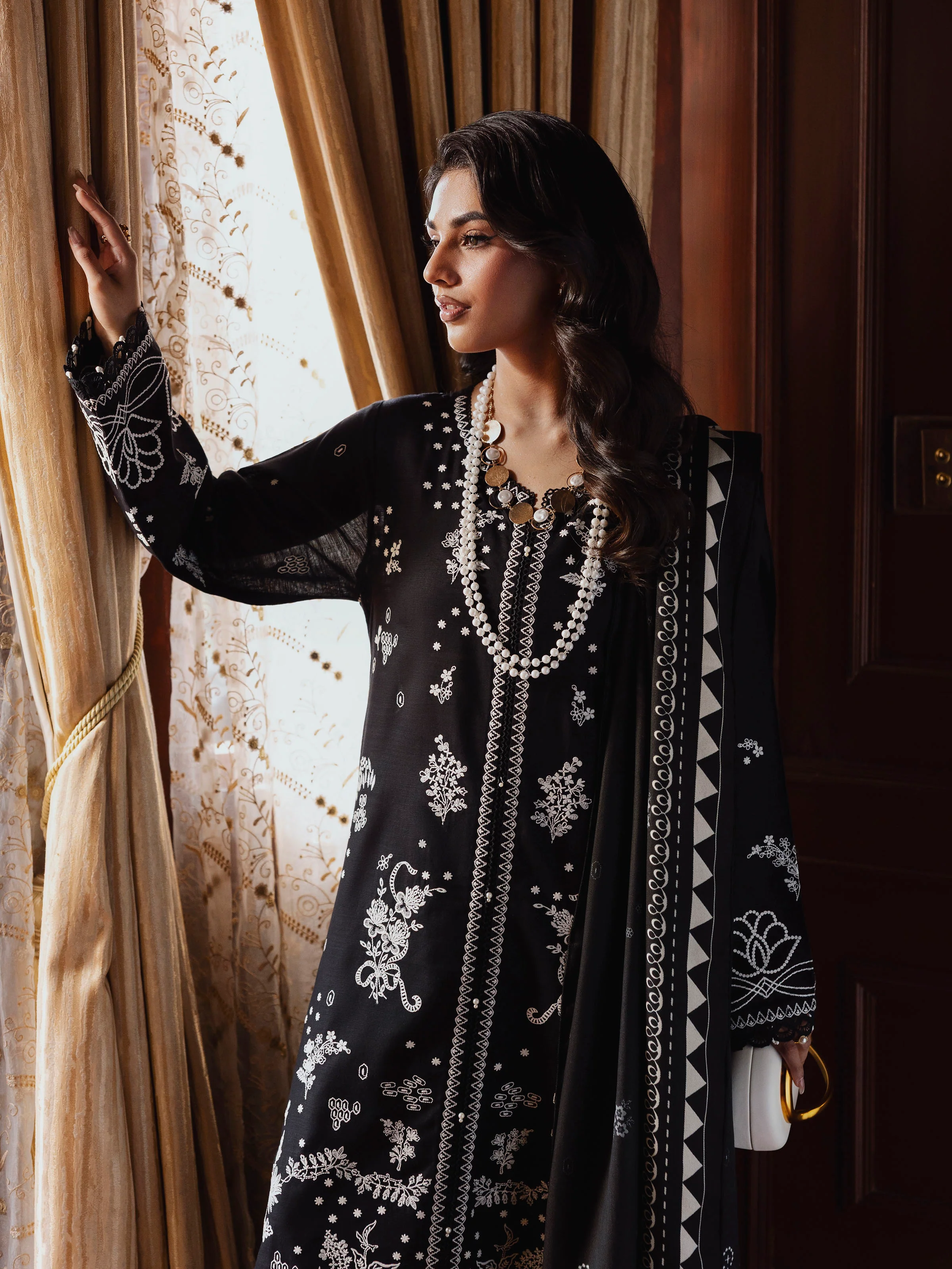 Unstitched Embroidered Khaddar Suit - EWU5V11-32006-3P - Image 2