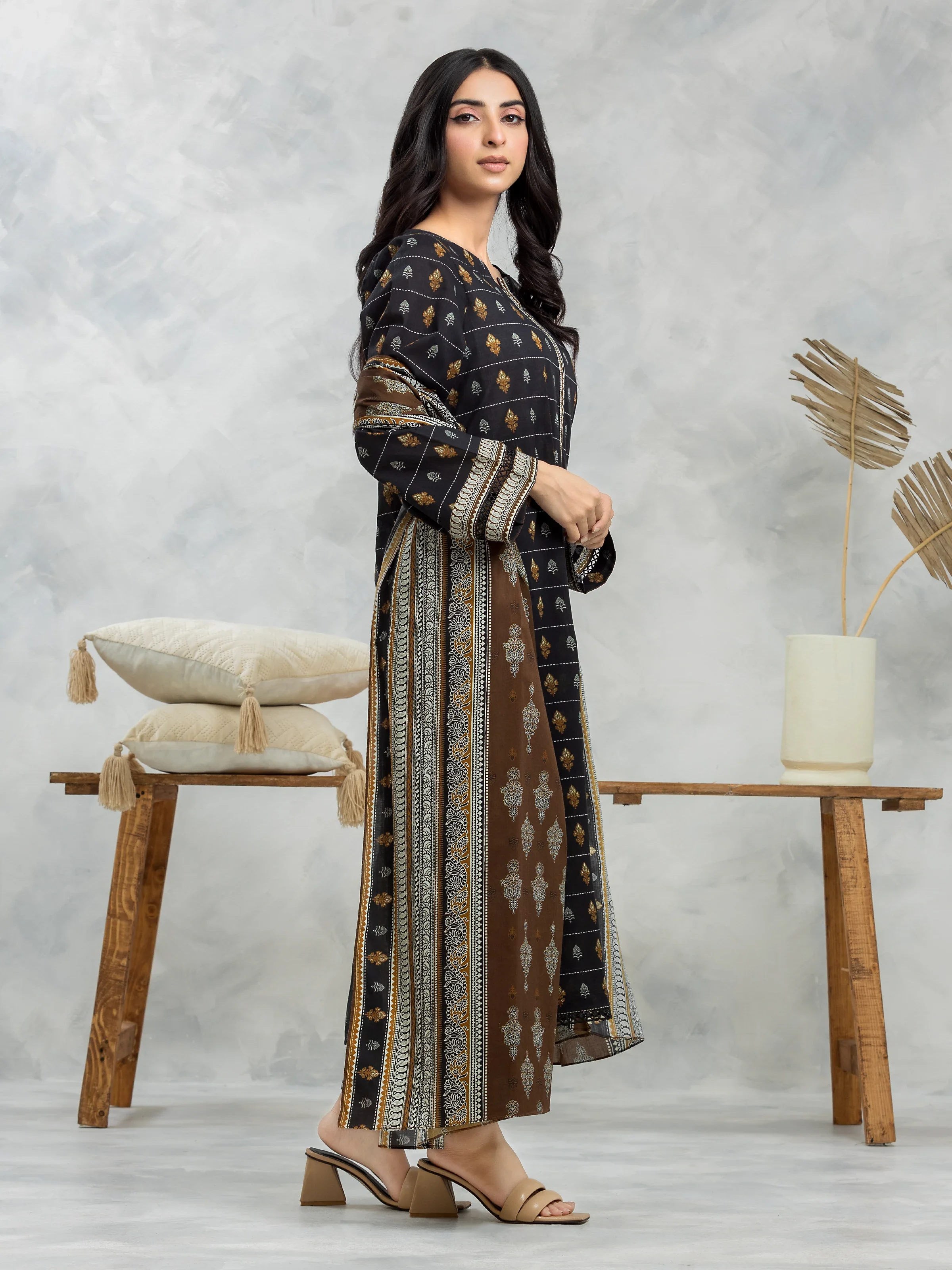 Unstitched Printed Cambric Suit - EWU24A2-28407-3P - Image 2
