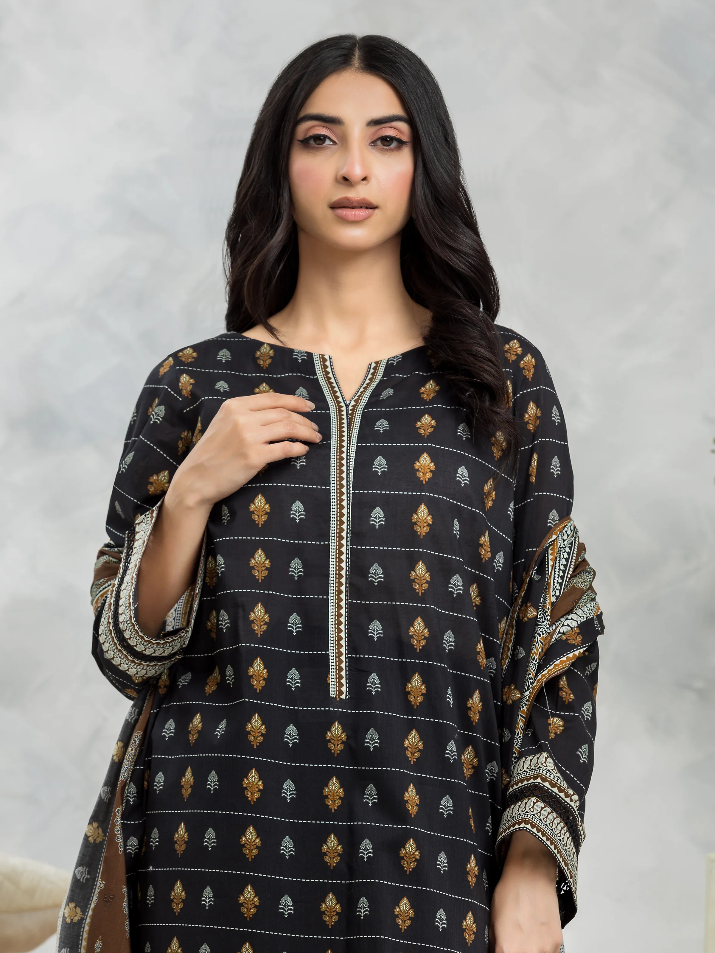 Unstitched Printed Cambric Suit - EWU24A2-28407-3P - Image 4