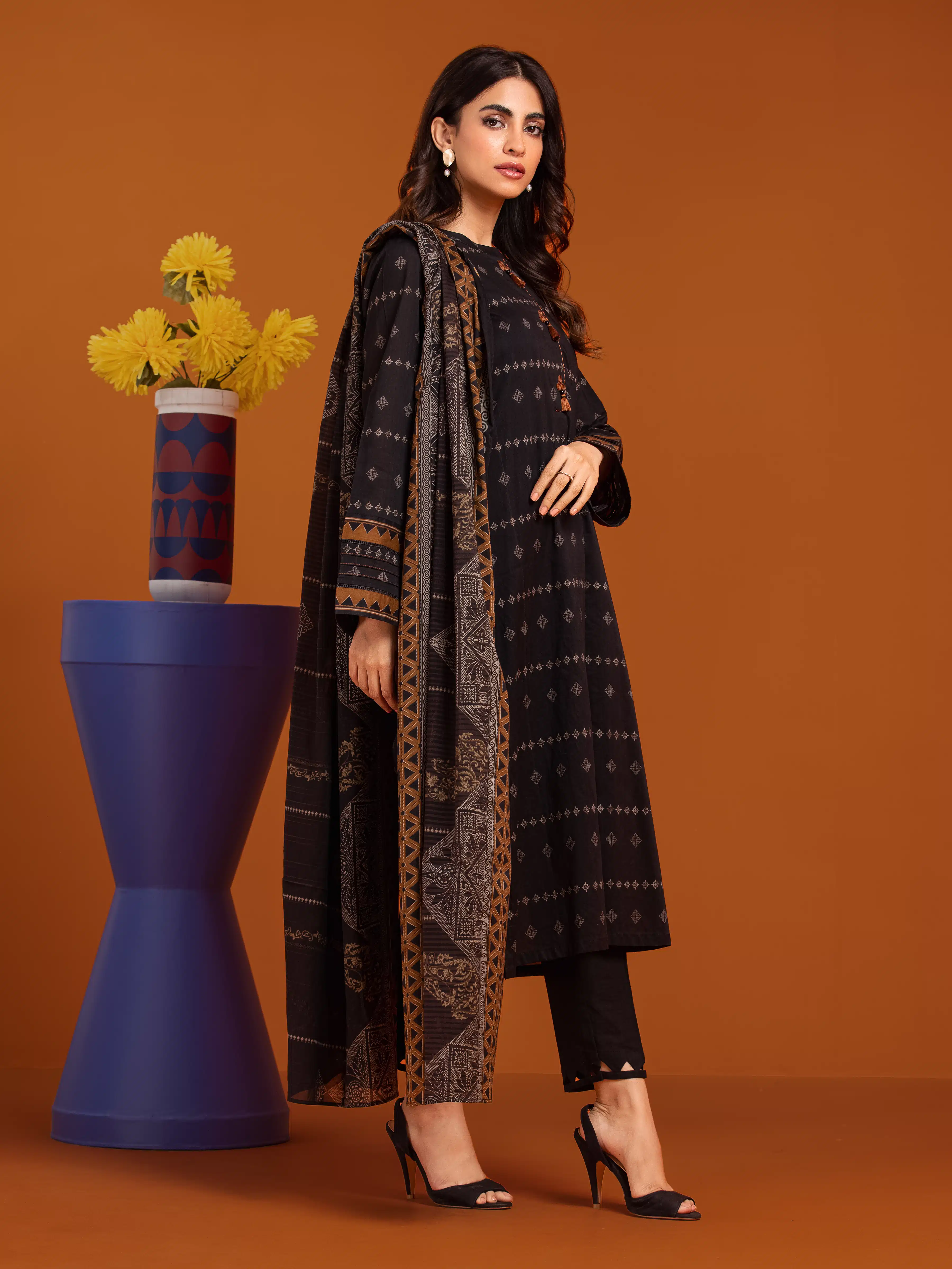 Unstitched Printed Khaddar Suit - EWU24A3-27061-3P - Image 2