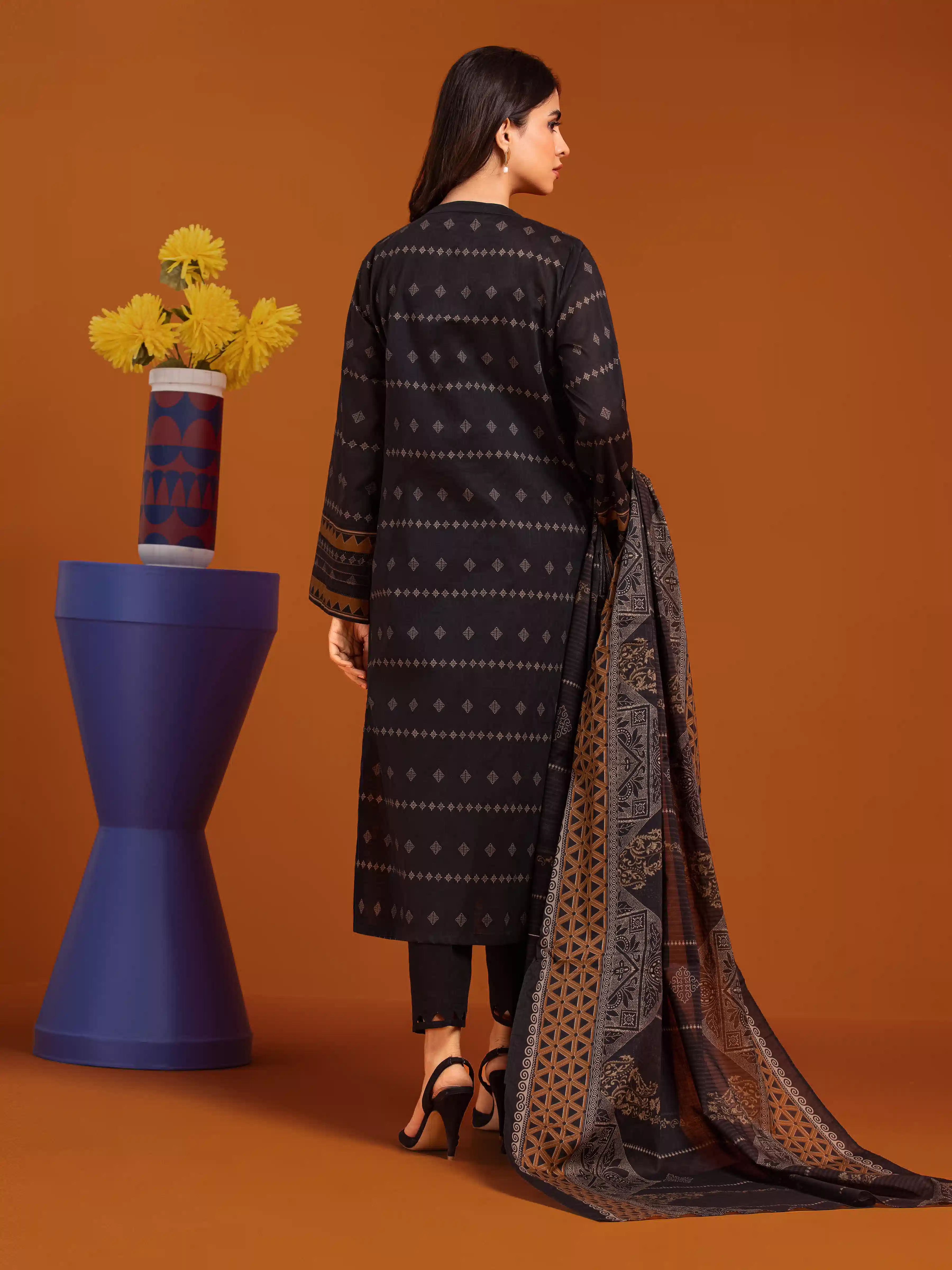 Unstitched Printed Khaddar Suit - EWU24A3-27061-3P - Image 3
