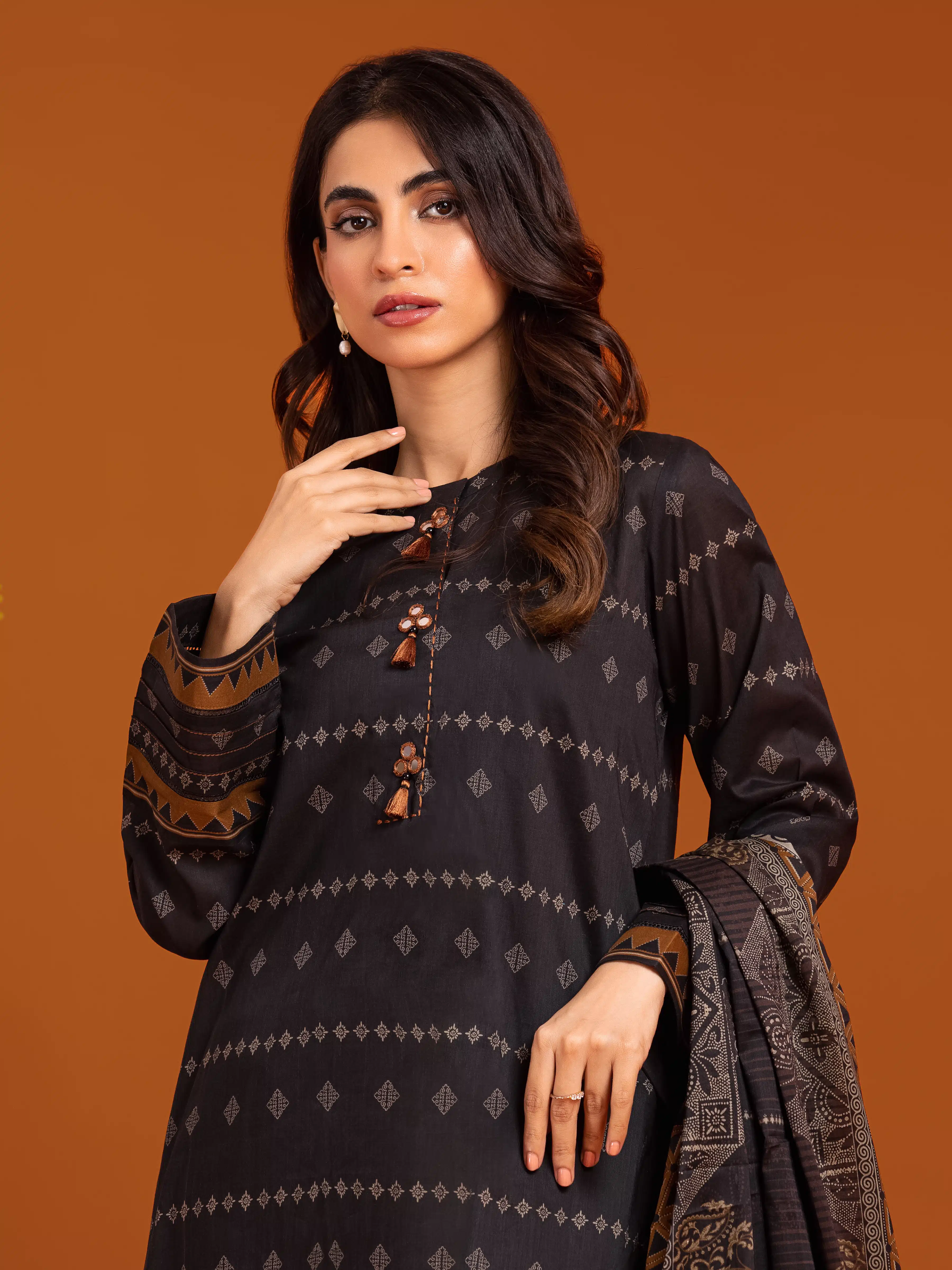 Unstitched Printed Khaddar Suit - EWU24A3-27061-3P - Image 4