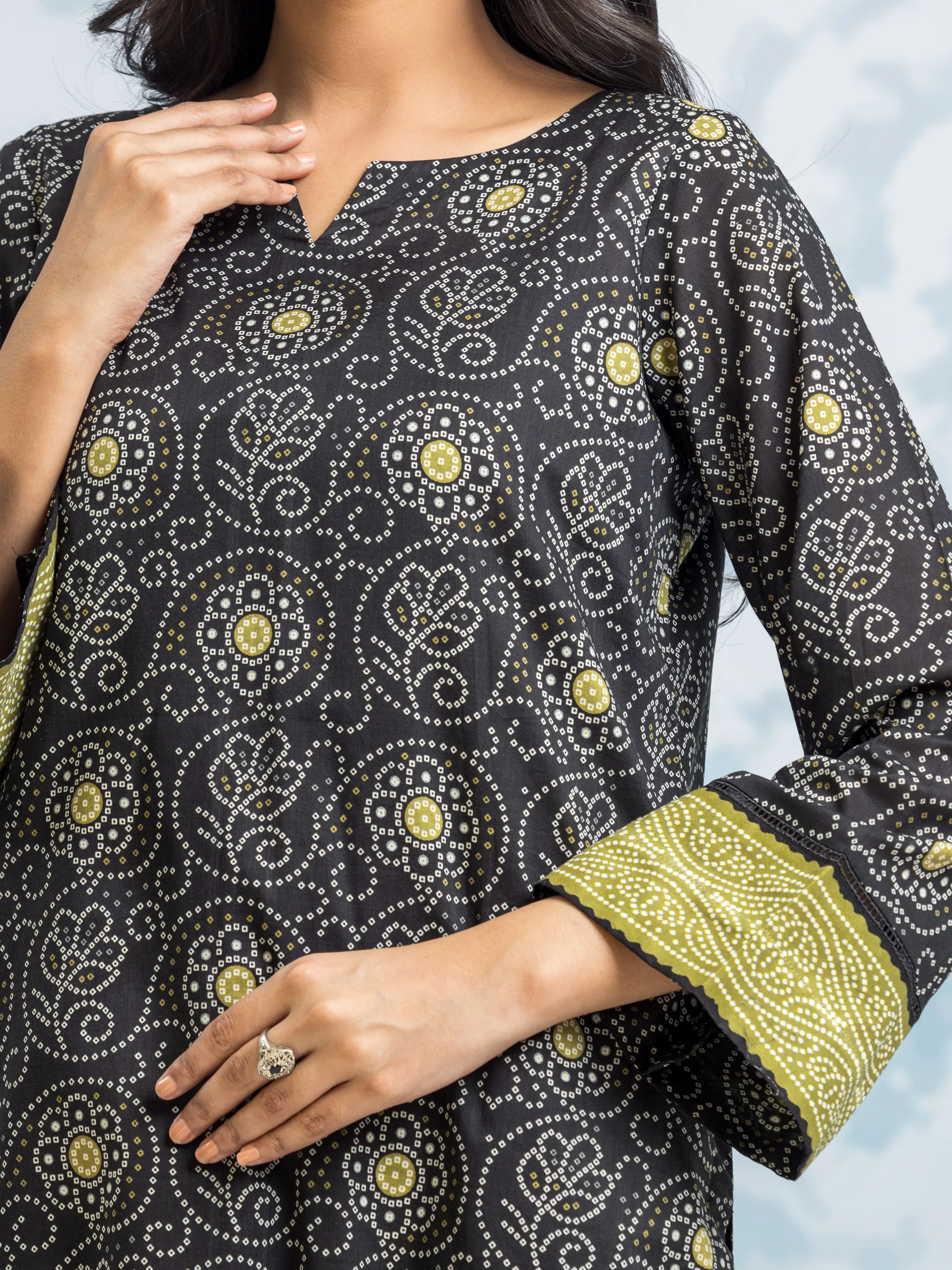 Unstitched Printed Khaddar Suit - EWU24A3-28457-3P - Image 4