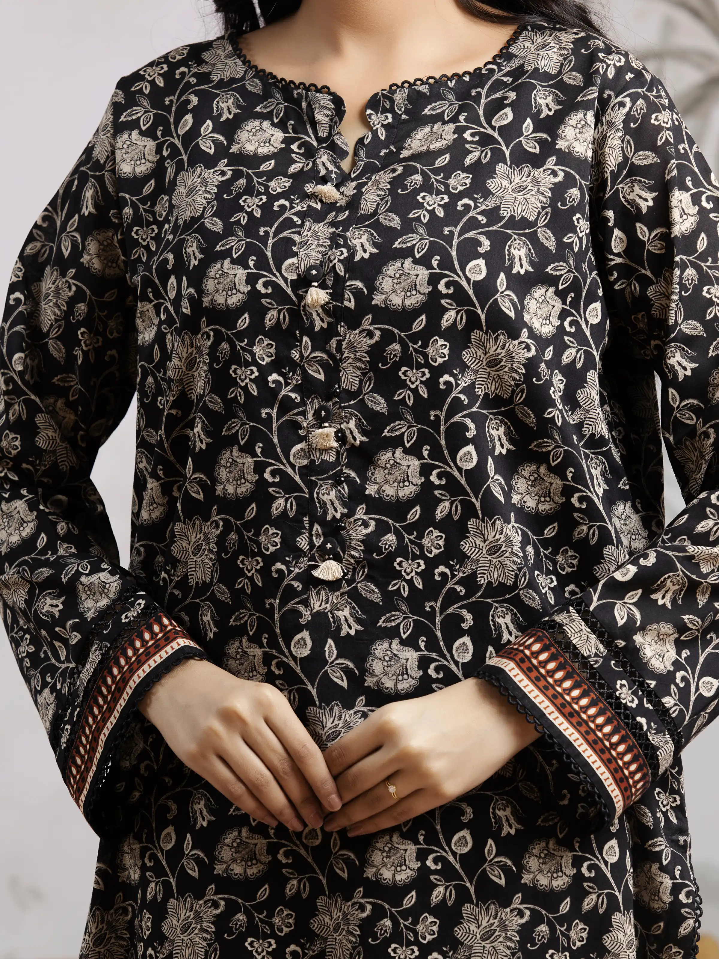 Unstitched Printed Khaddar Suit - EWU24A3-29610-3P - Image 3